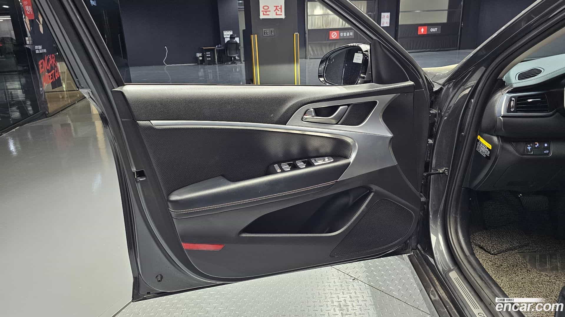 G70 Genesis 2018.8-INNER-034