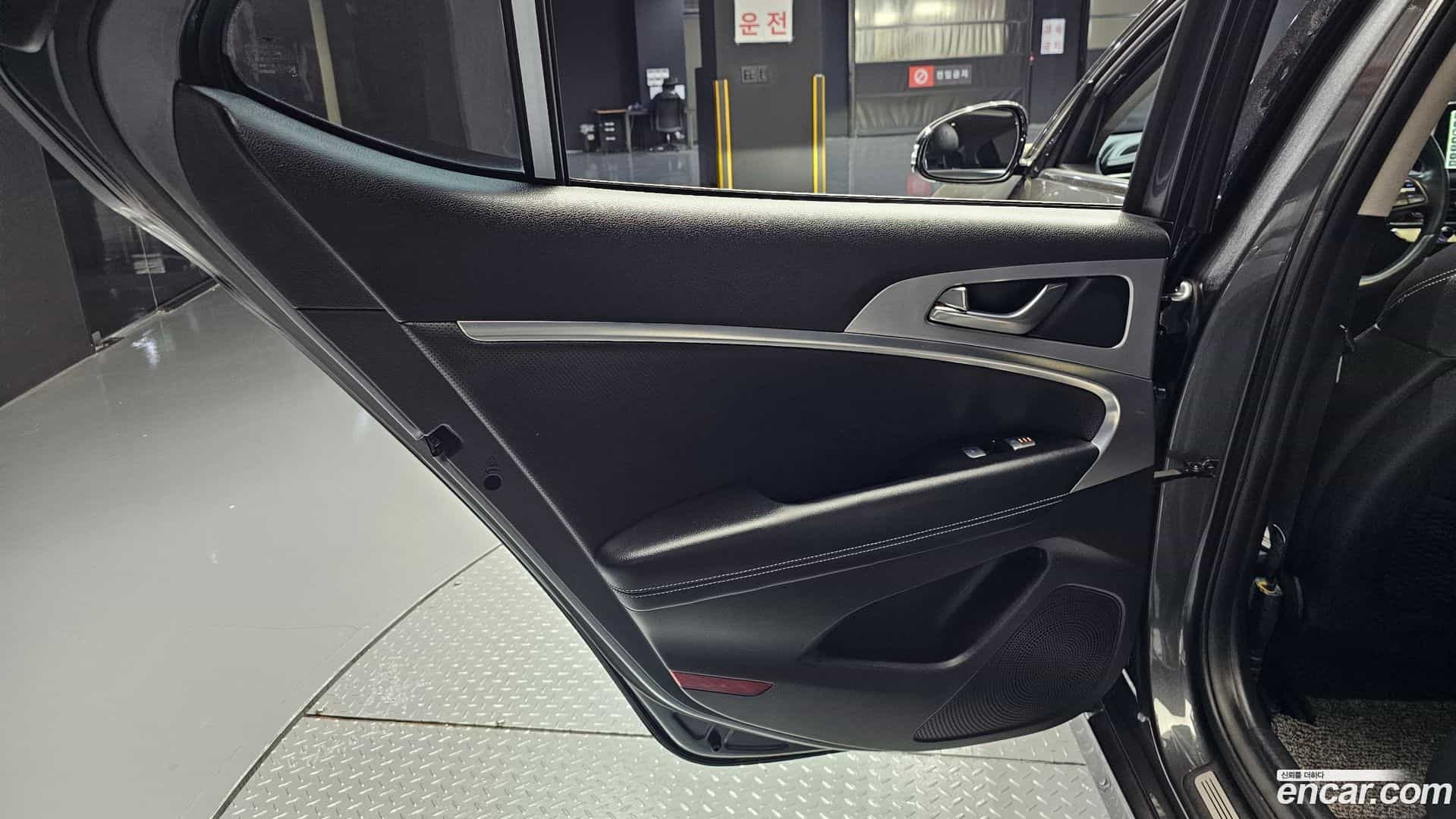 G70 Genesis 2018.8-INNER-035