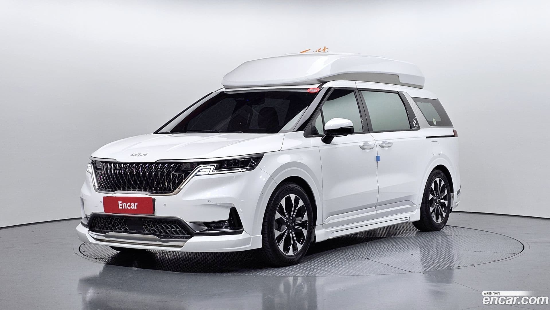 Main__Slider__Photo:Canival Kia 2023.8-0