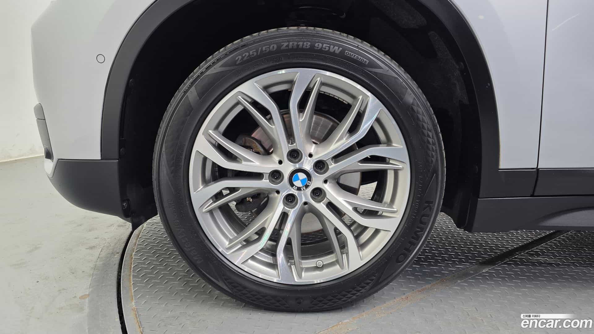 X1 BMW 2018.11-OUTER-005