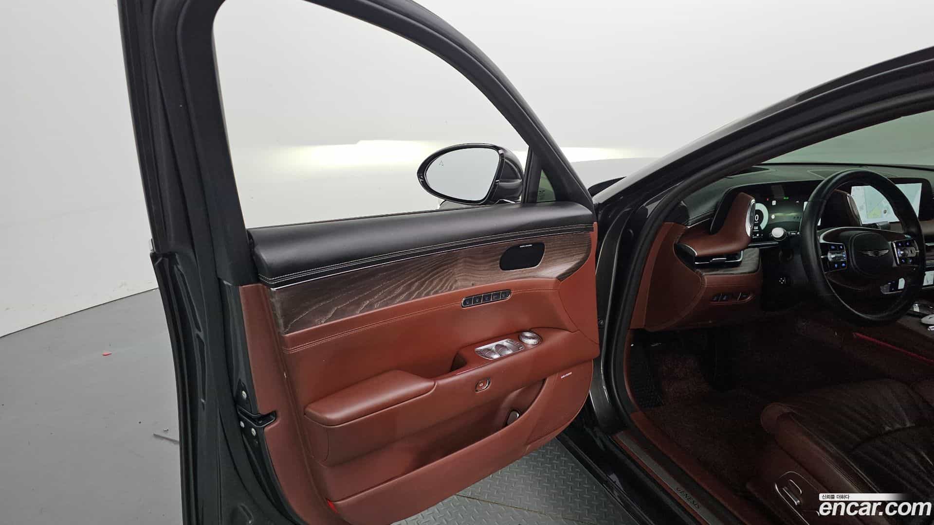 G90 Genesis 2023.1-INNER-034