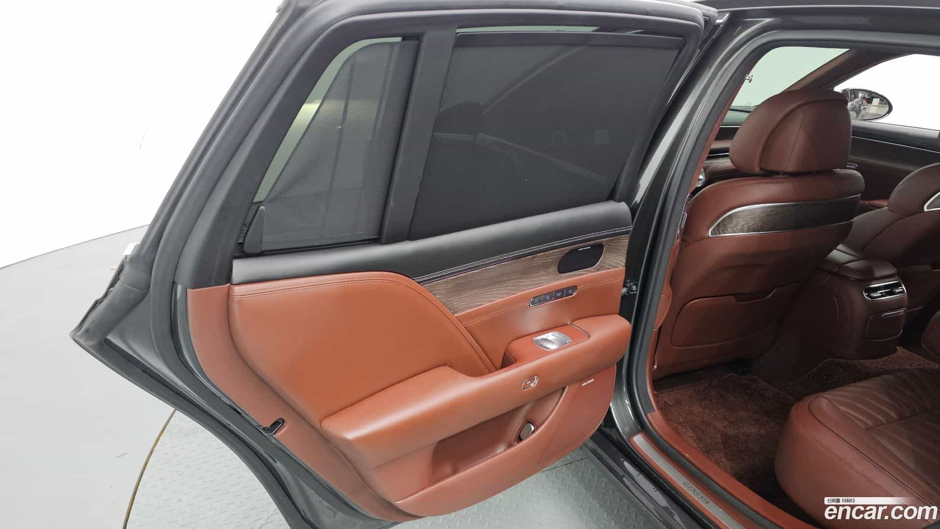 G90 Genesis 2023.1-INNER-035