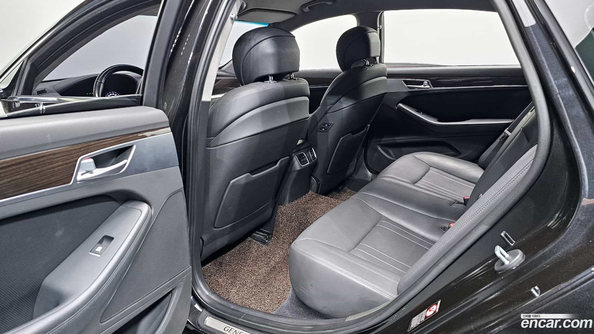 G80 Genesis 2019.4-INNER-036