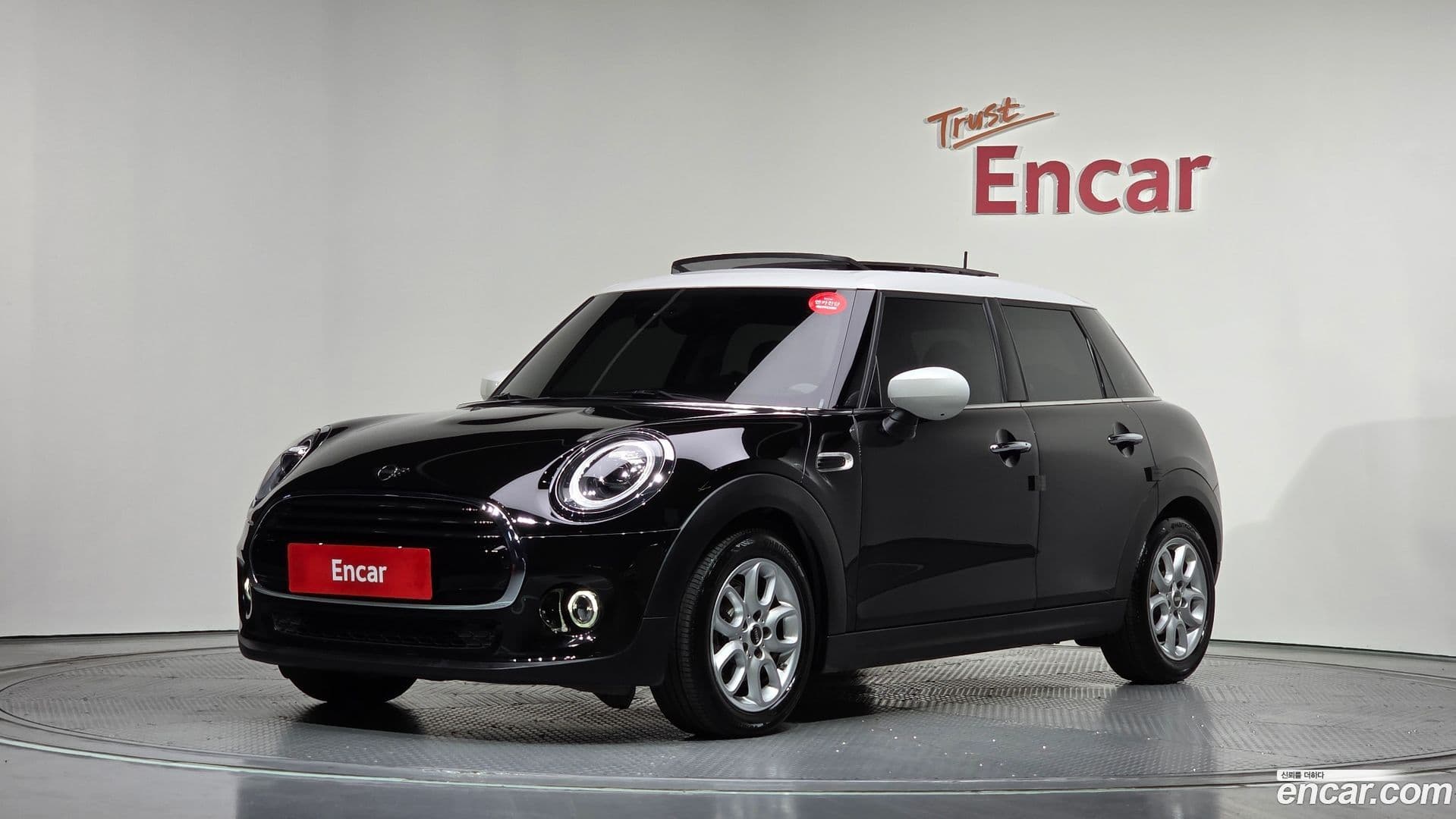 Main__Slider__Photo:Cooper Mini 2020.11-0