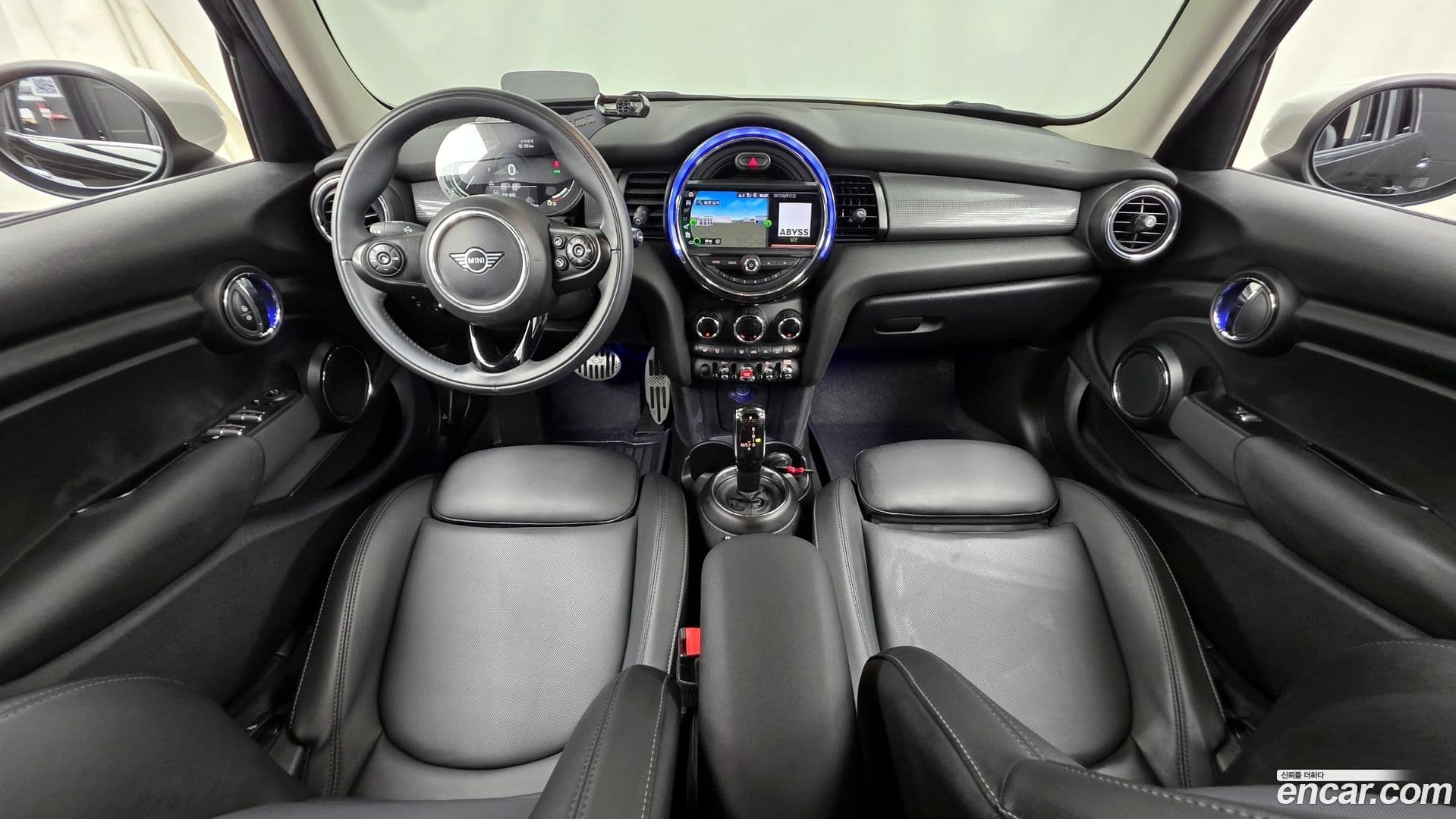 Main__Slider__Photo:Cooper Mini 2020.11-6