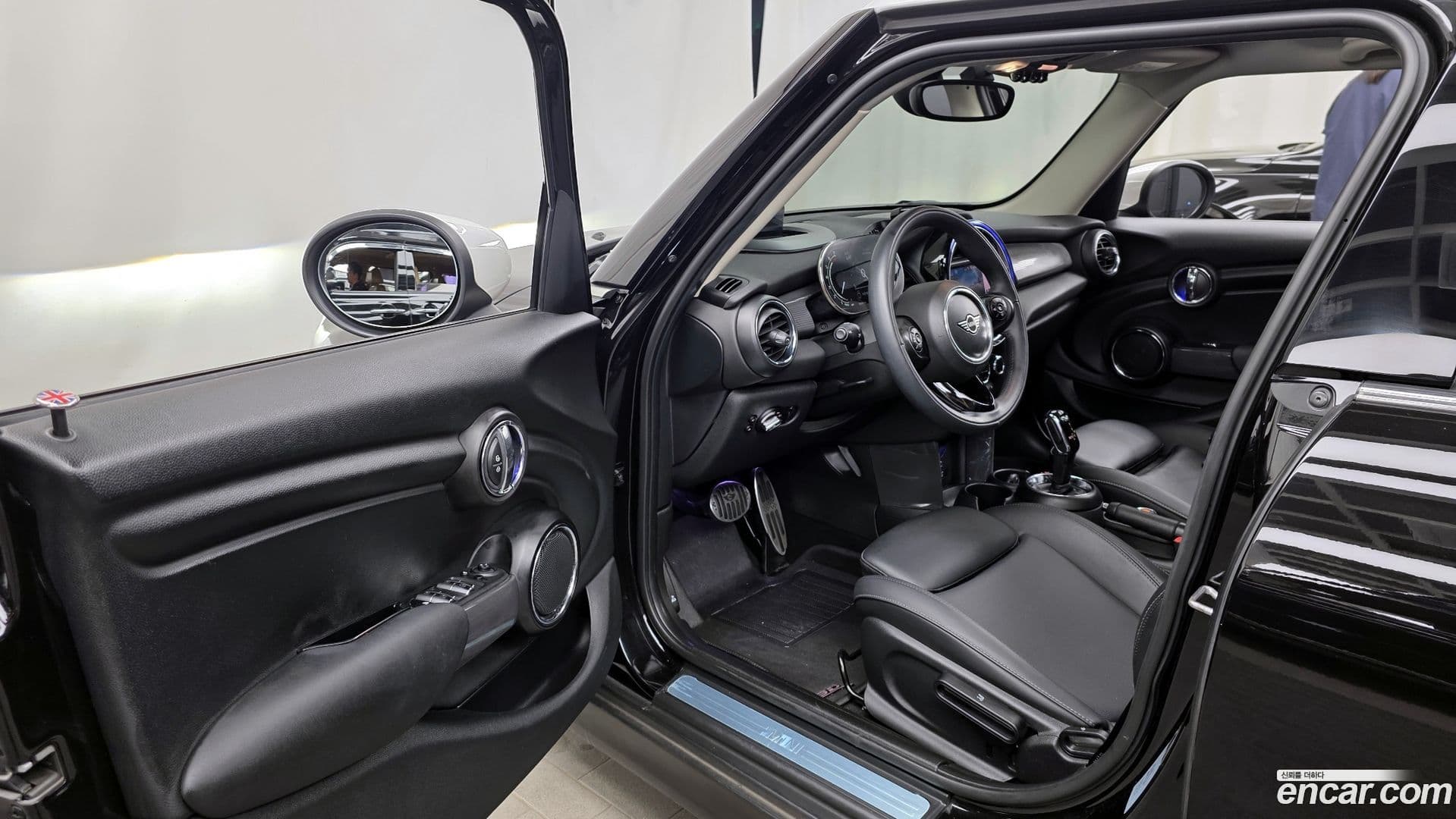Main__Slider__Photo:Cooper Mini 2020.11-9