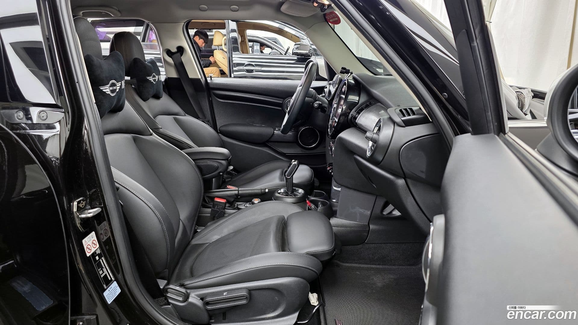 Main__Slider__Photo:Cooper Mini 2020.11-10