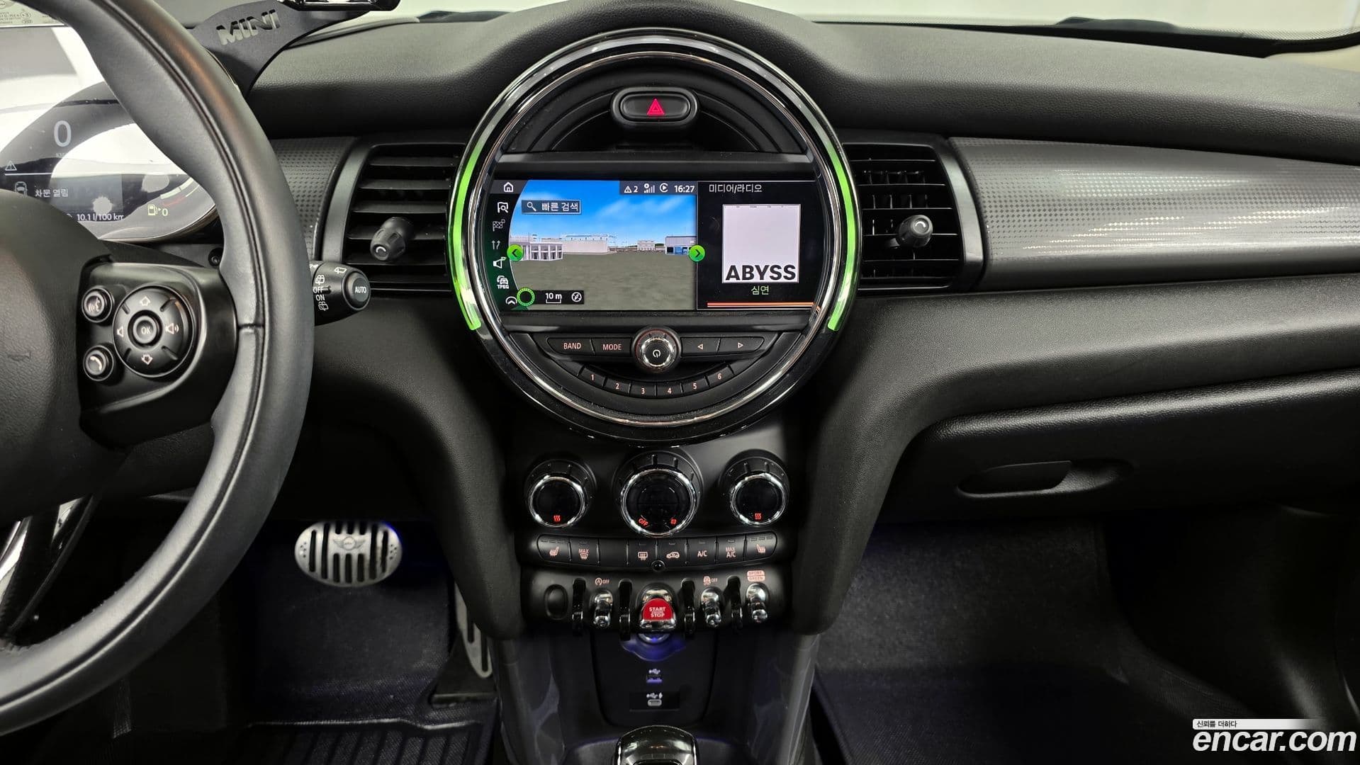 Main__Slider__Photo:Cooper Mini 2020.11-13