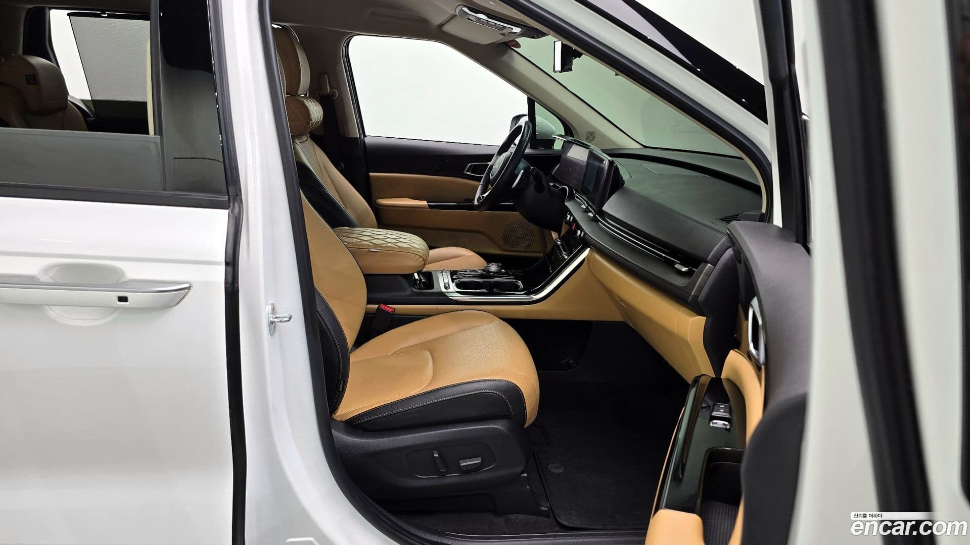 Main__Slider__Photo:Canival Kia 2021.8-10