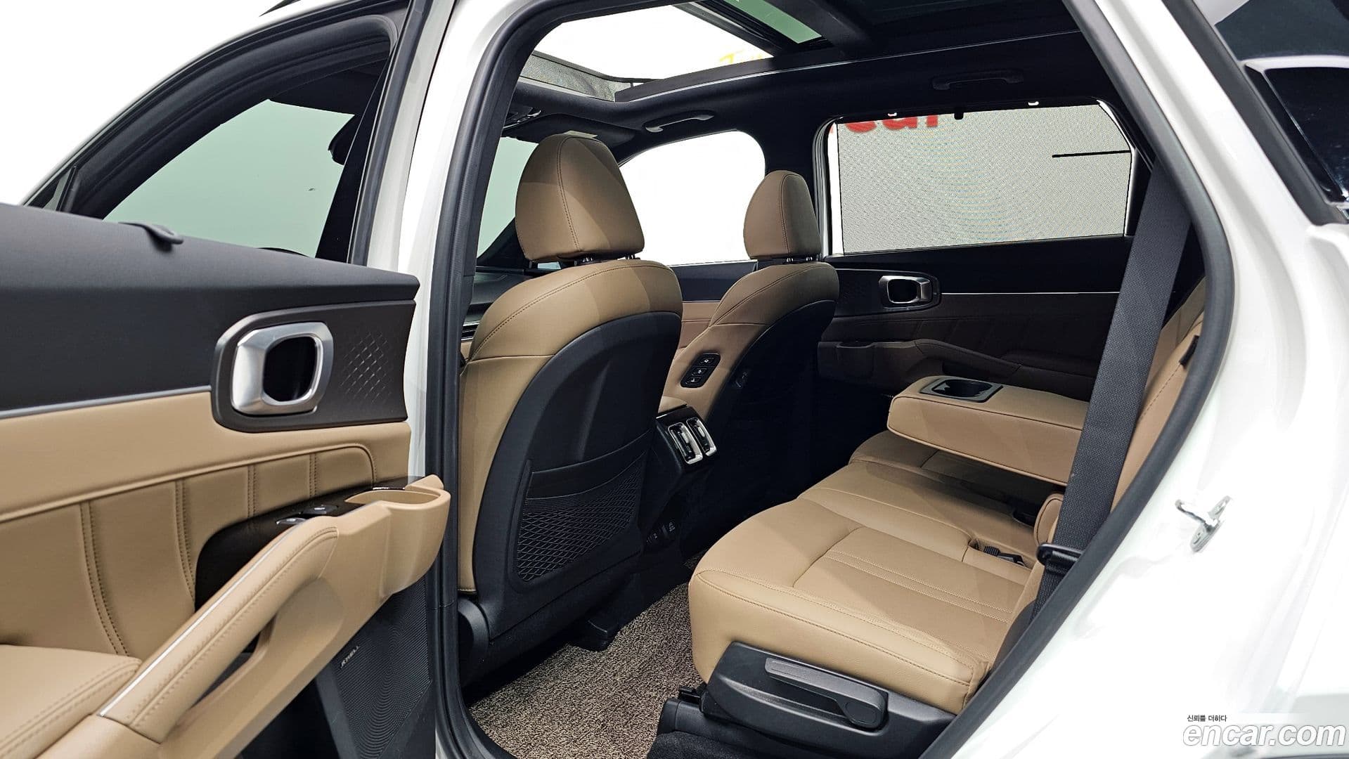 Main__Slider__Photo:Sorento Kia 2024.1-10
