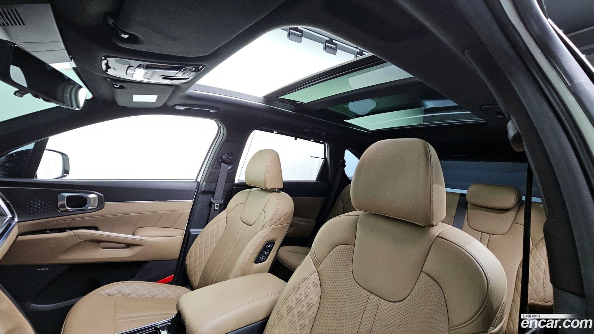 Main__Slider__Photo:Sorento Kia 2024.1-18
