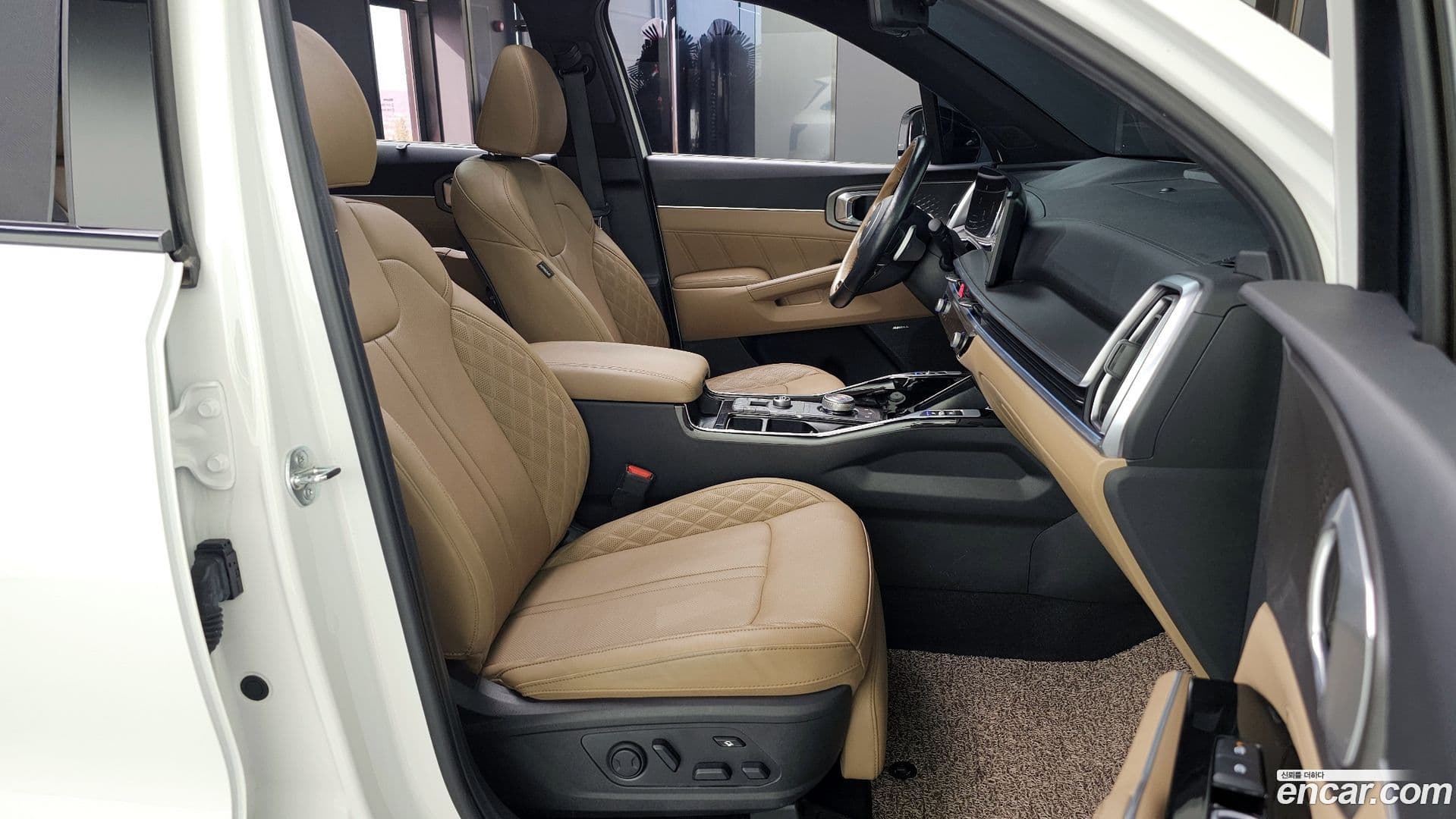 Main__Slider__Photo:Sorento Kia 2024.1-25