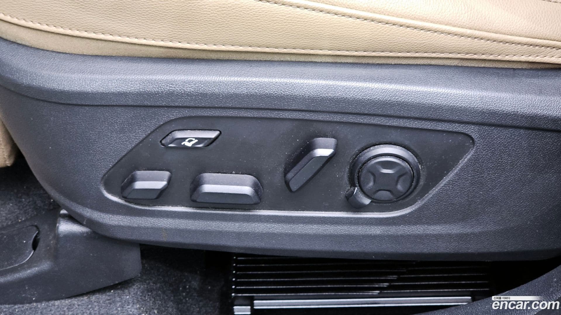 Main__Slider__Photo:Sorento Kia 2024.1-30