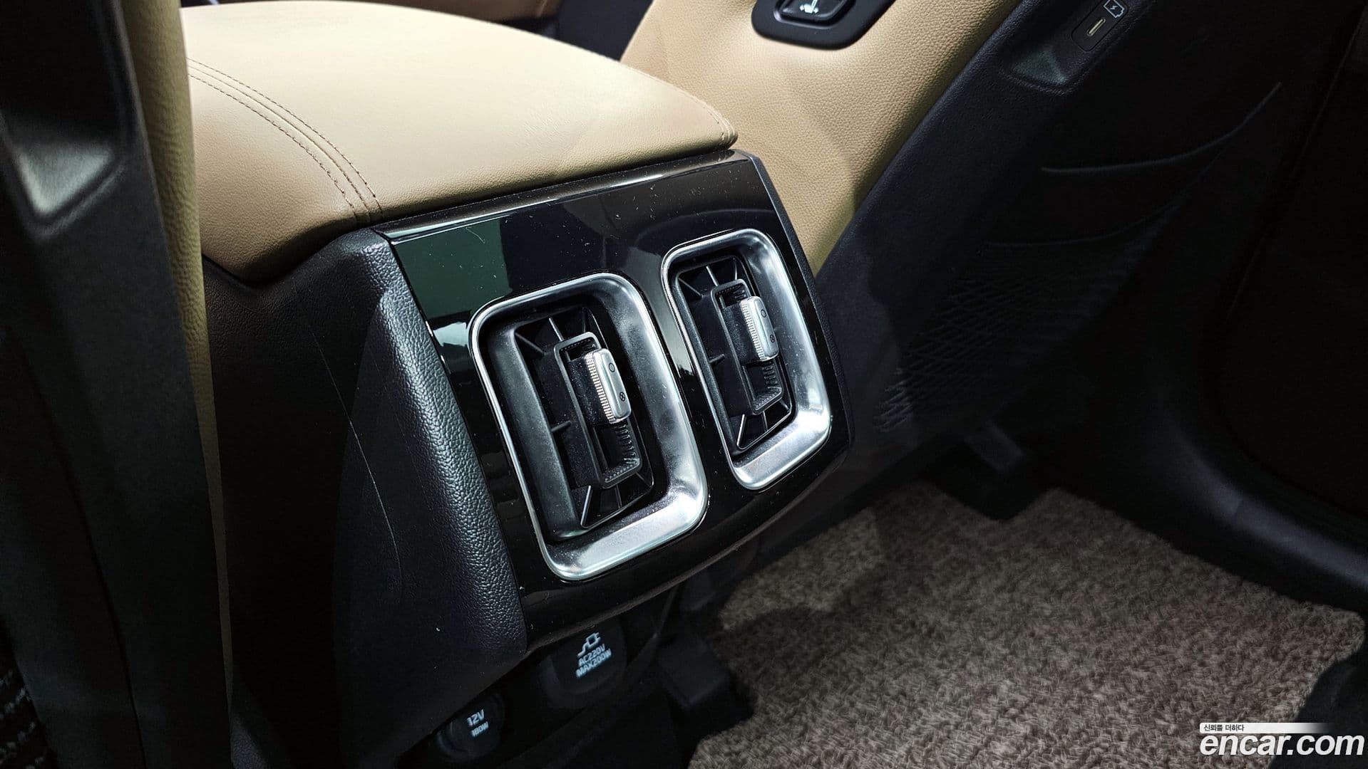 Main__Slider__Photo:Sorento Kia 2024.1-31