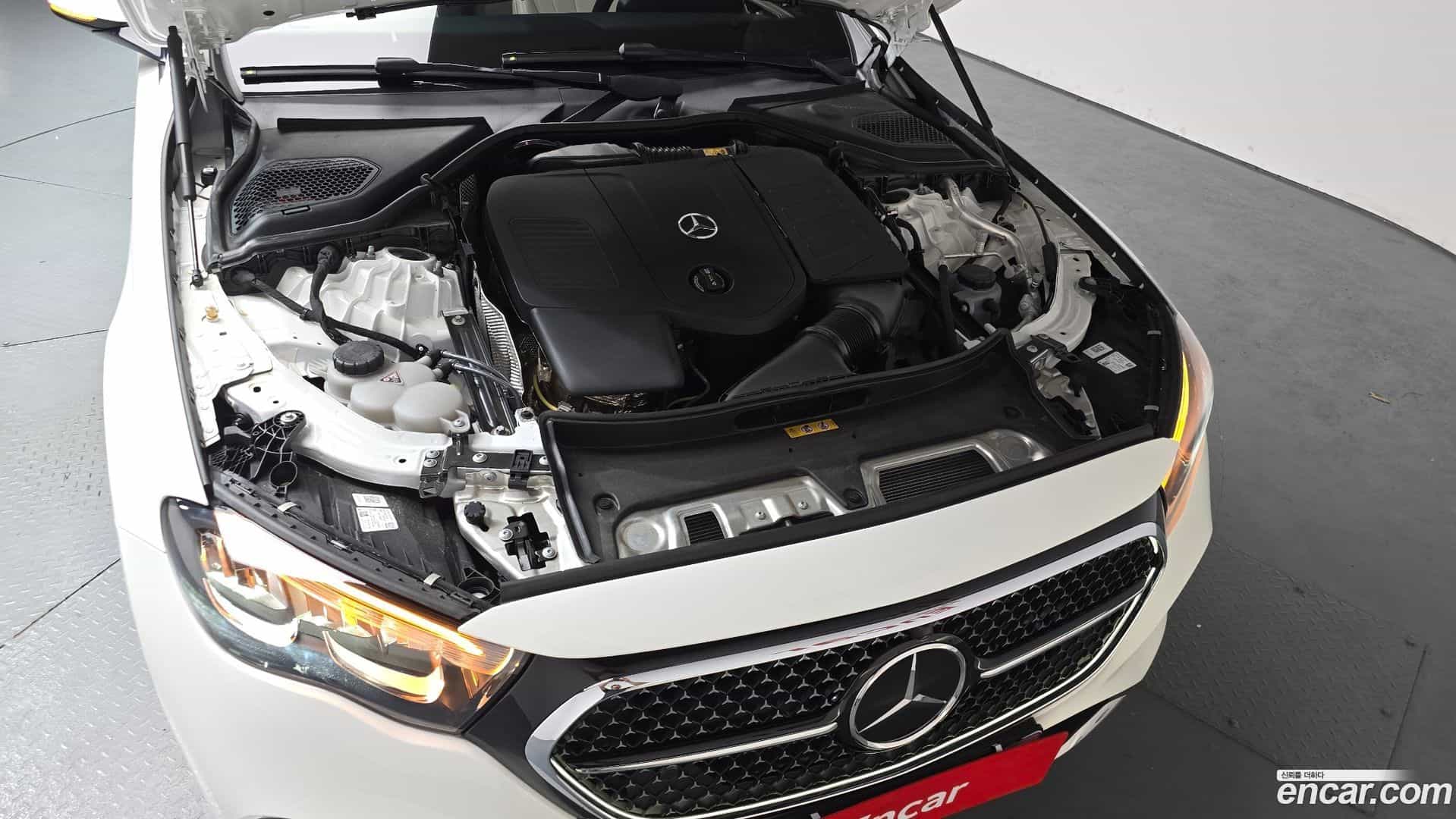 E-Class Mercedes-Benz 2025.10-OUTER-006