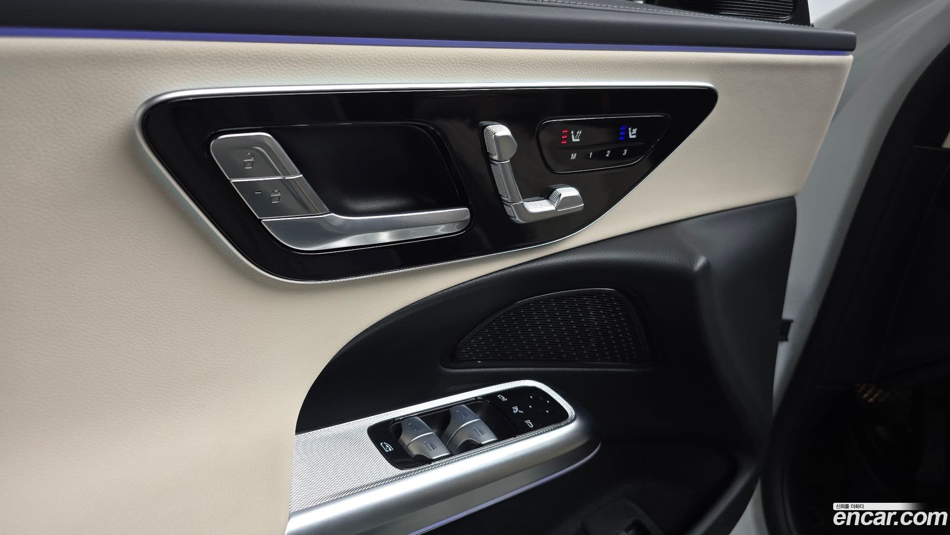 Main__Slider__Photo:E-Class Mercedes-Benz 2025.10-17