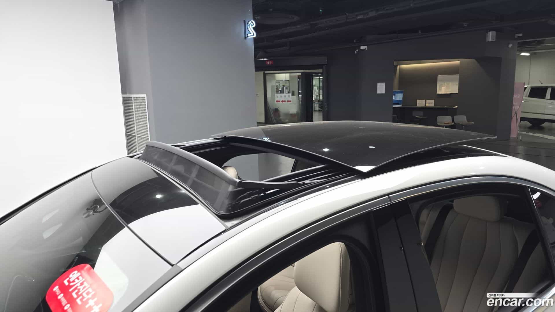 E-Class Mercedes-Benz 2025.10-OPTION-041