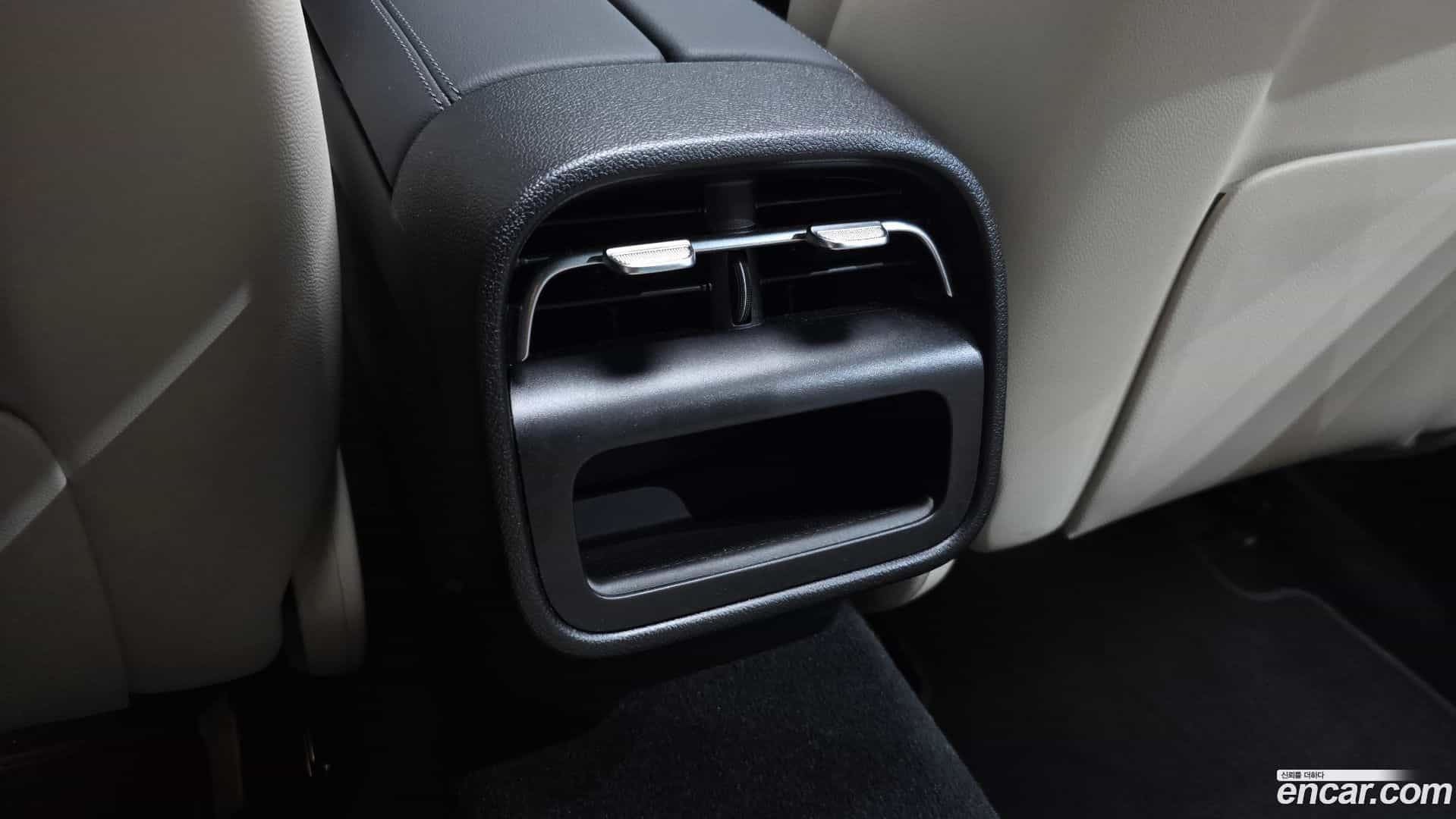 E-Class Mercedes-Benz 2025.10-OPTION-044