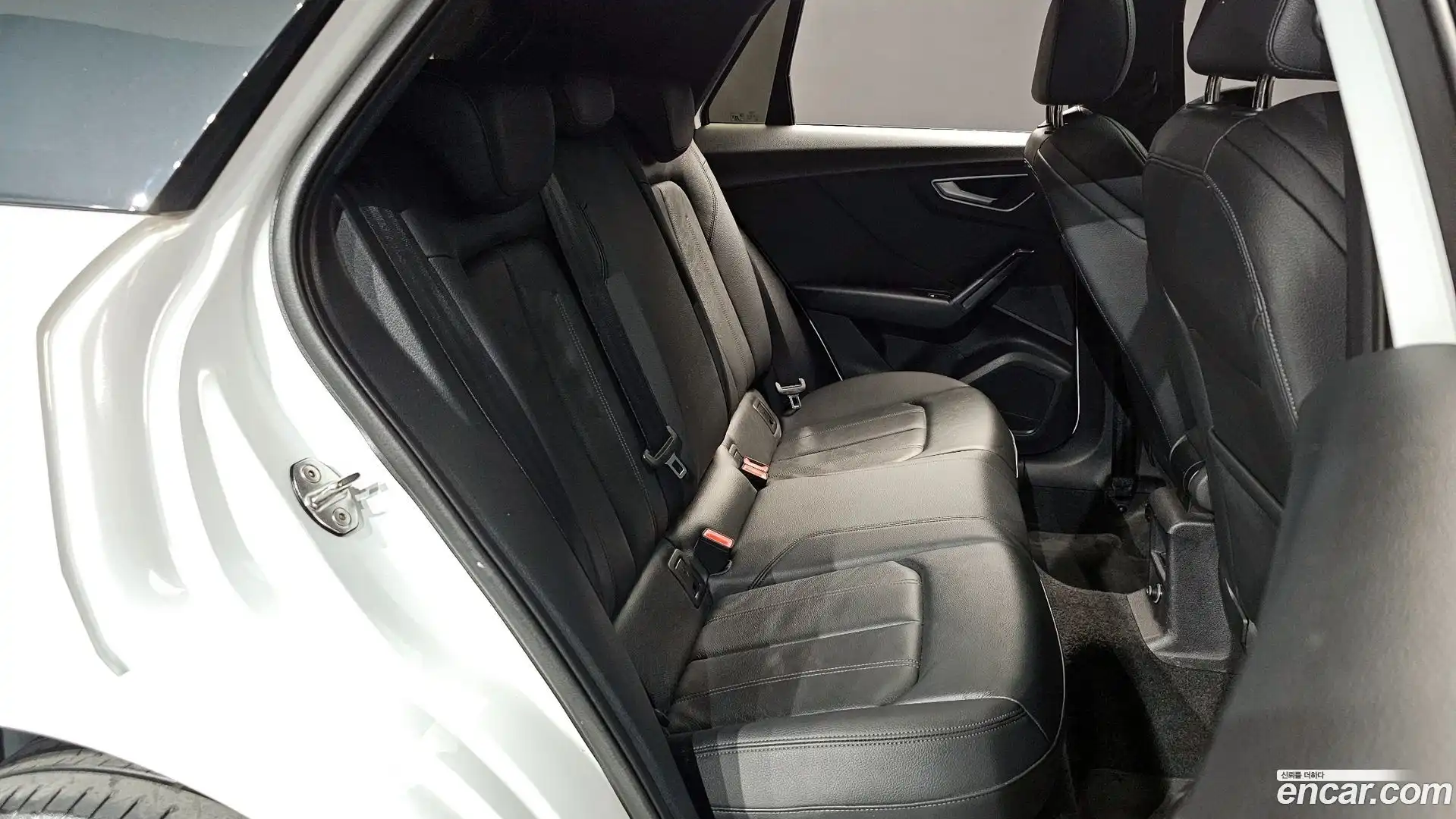 Q2 Audi 2023.2-OPTION-015