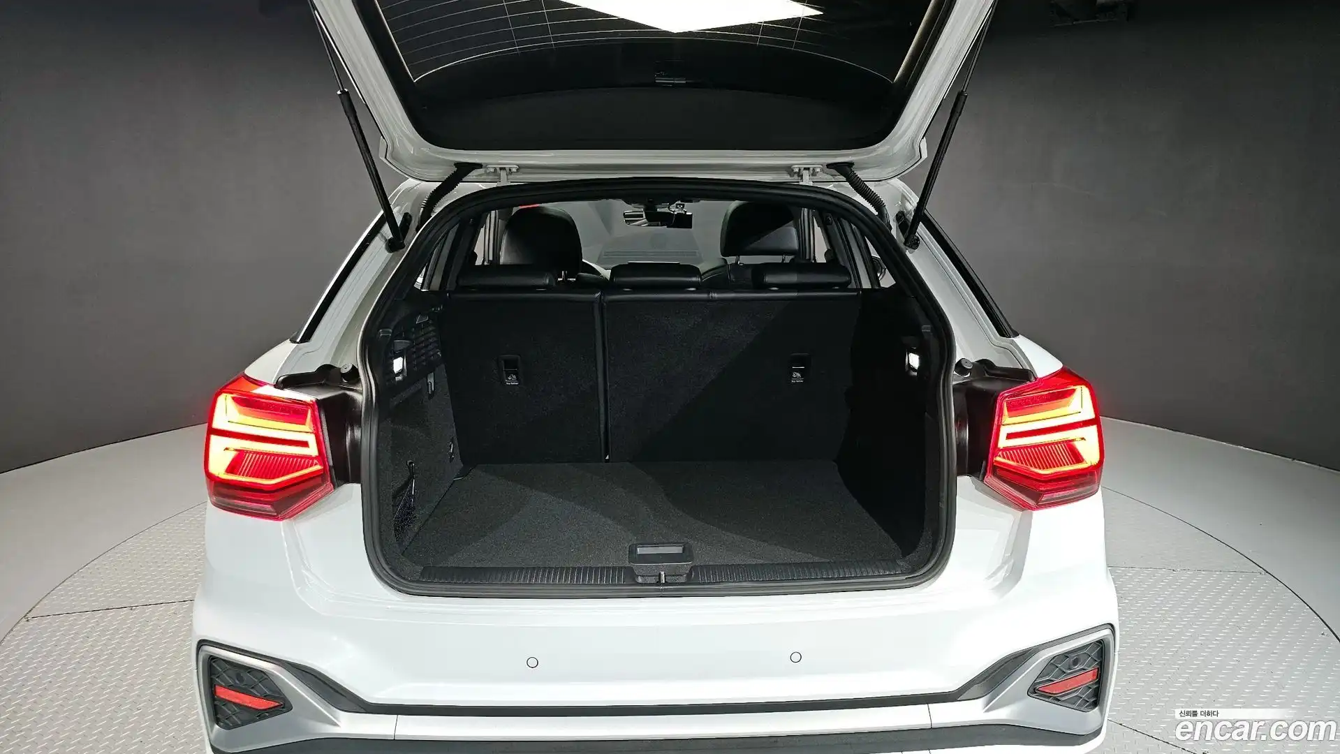 Q2 Audi 2023.2-OPTION-024