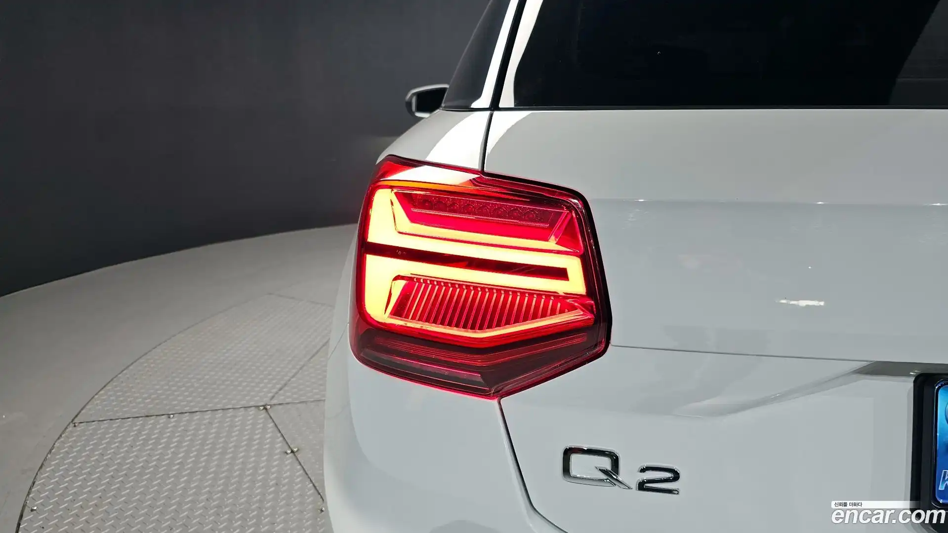Q2 Audi 2023.2-OUTER-033