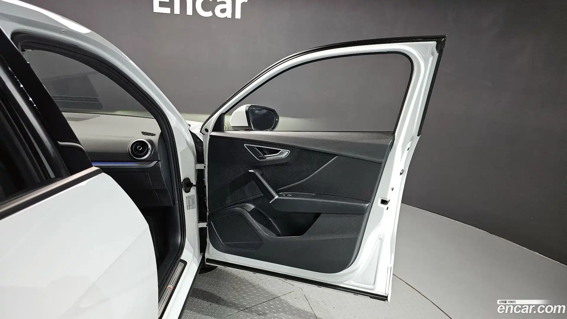 Q2 Audi 2023.2-INNER-035