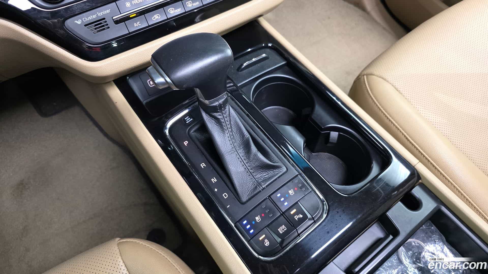 Canival Kia 2017.1-INNER-009