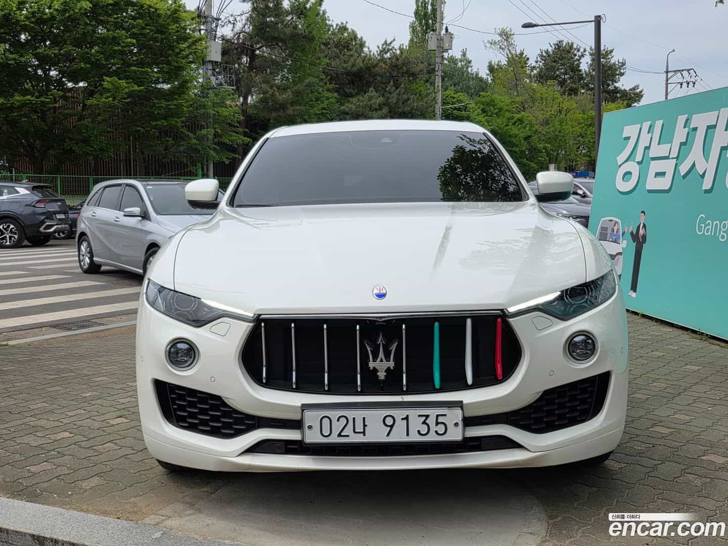 Levante Maserati 2017.11-OUTER-001