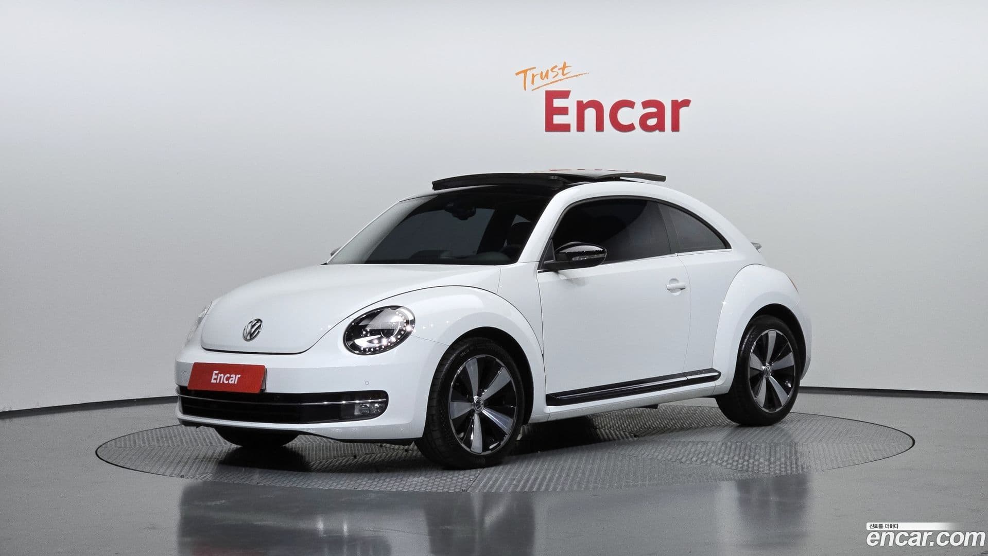 Main__Slider__Photo:Beatle Volkswagen 2014.3-0