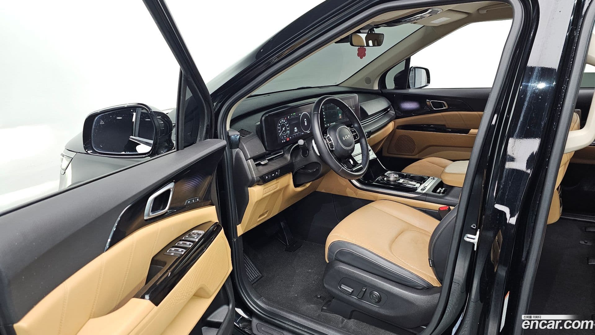 Main__Slider__Photo:Canival Kia 2022.9-9