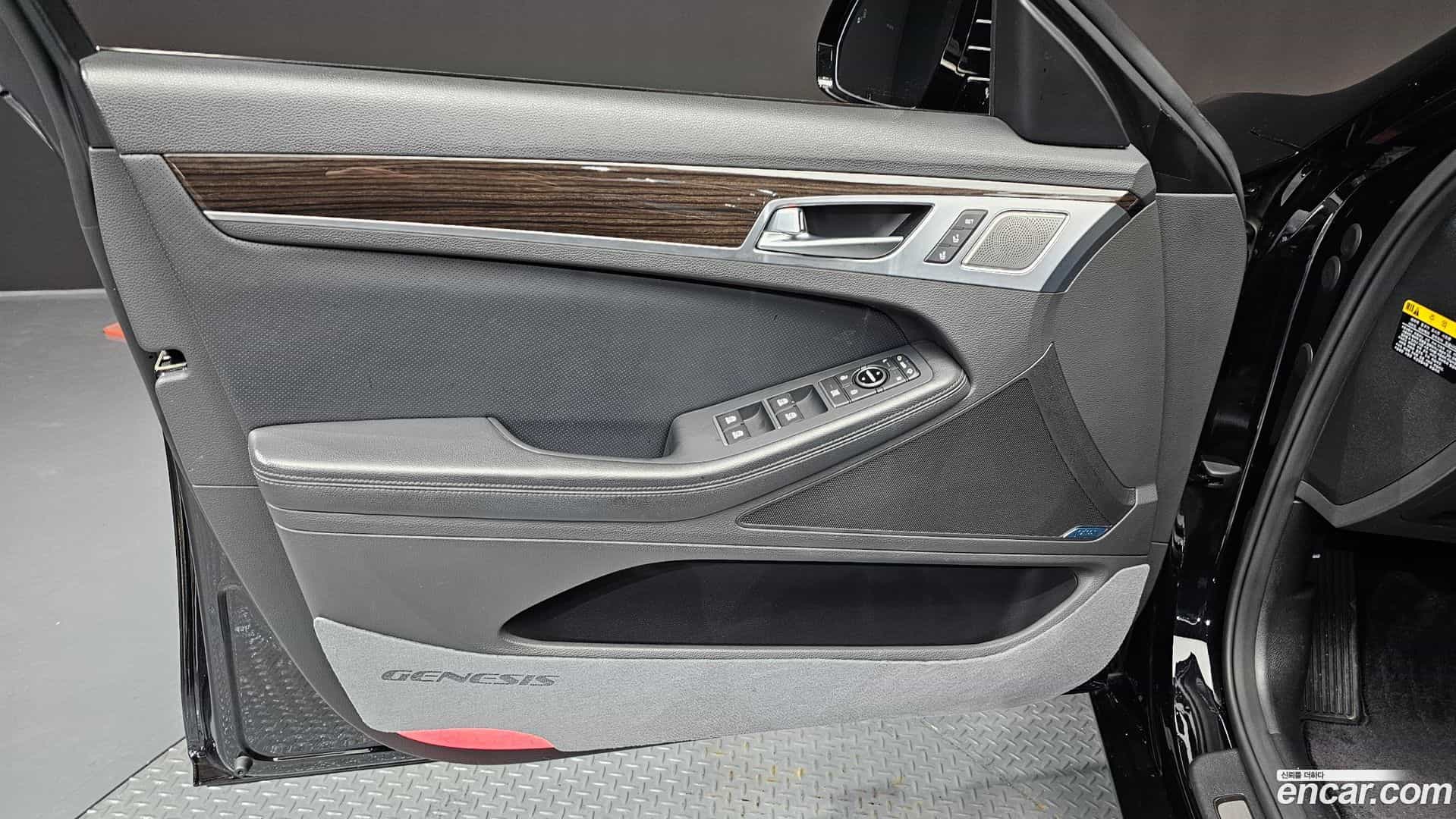 G80 Genesis 2020.1-INNER-034