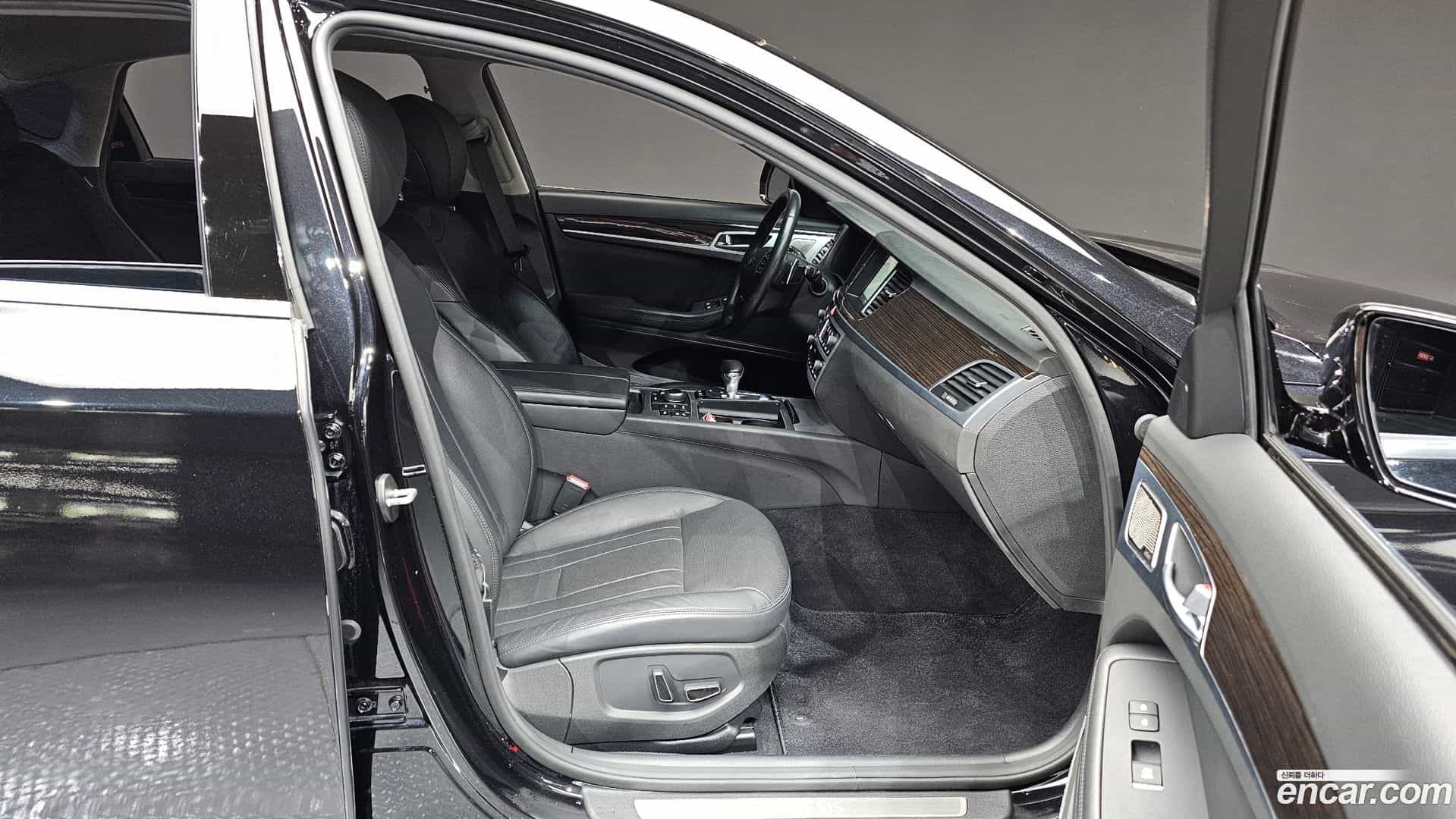 G80 Genesis 2020.1-INNER-036
