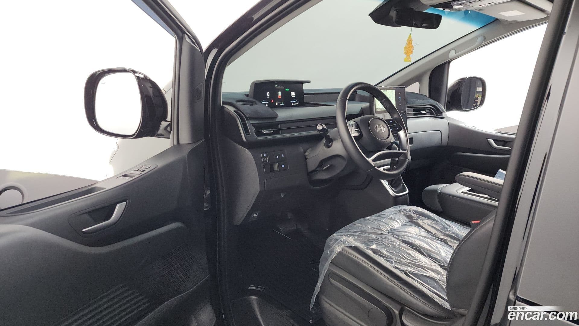 Main__Slider__Photo:Staria Hyundai 2024.6-9