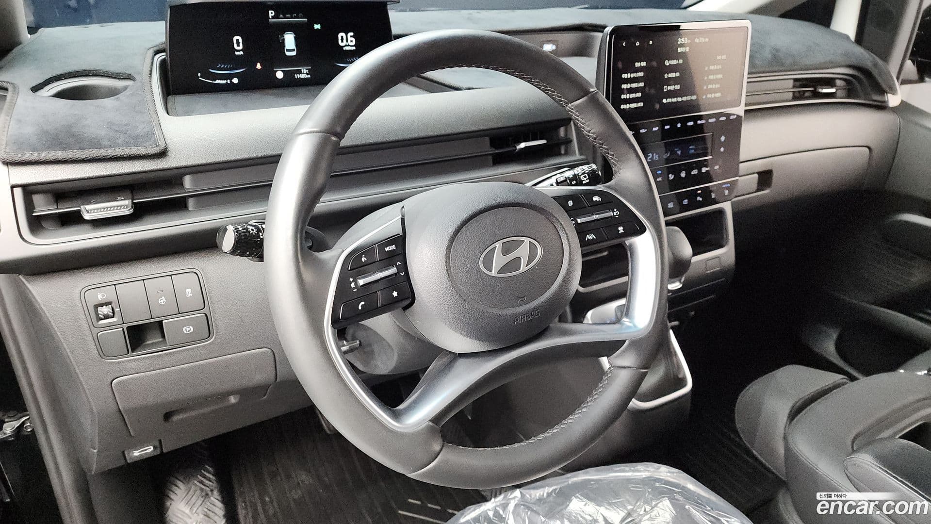 Main__Slider__Photo:Staria Hyundai 2024.6-11