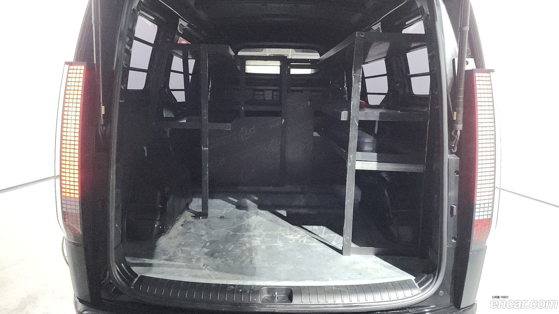 Main__Slider__Photo:Staria Hyundai 2024.6-19