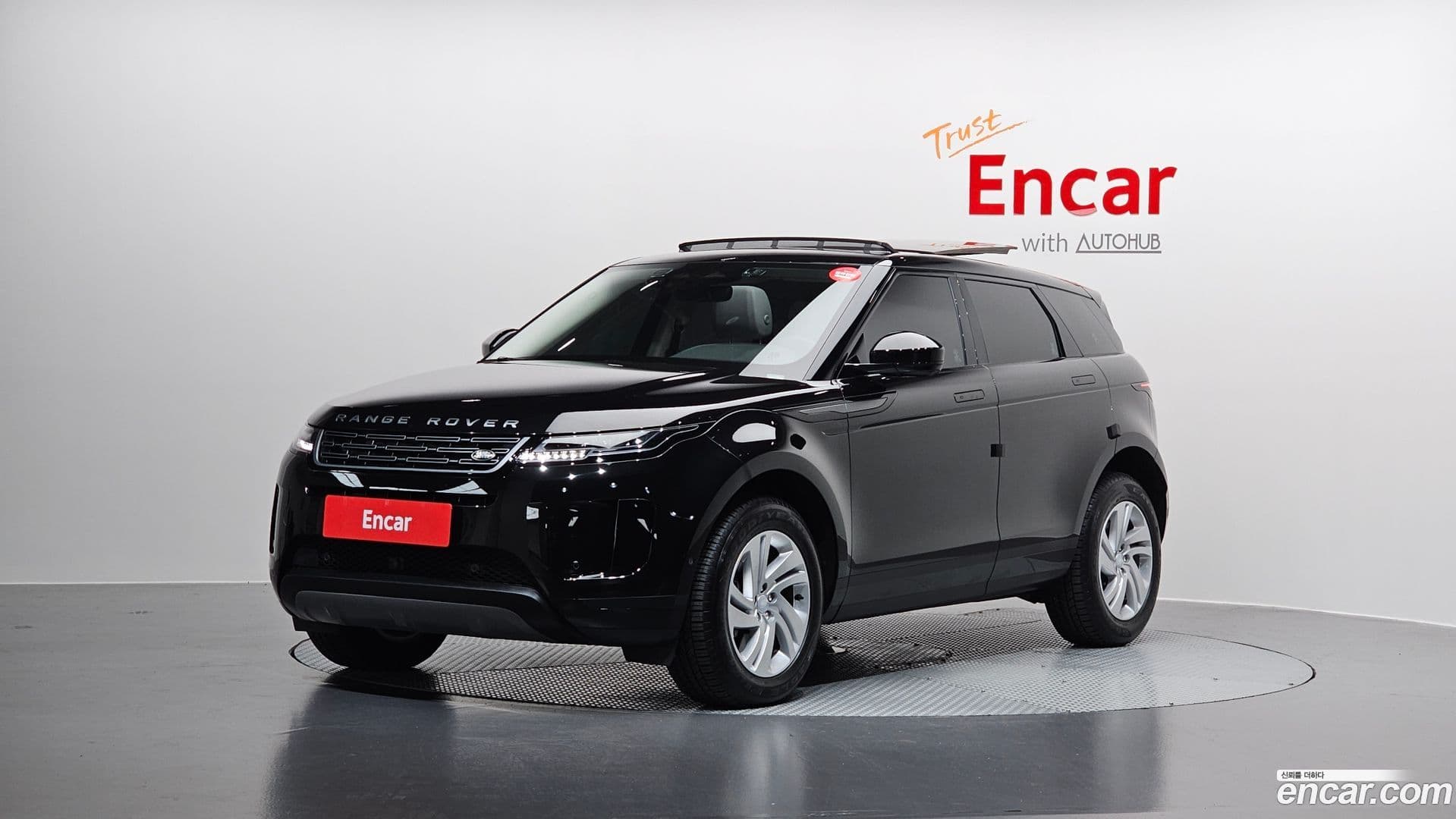 Main__Slider__Photo:Range Rover Evoque Land Rover 2025.0-0