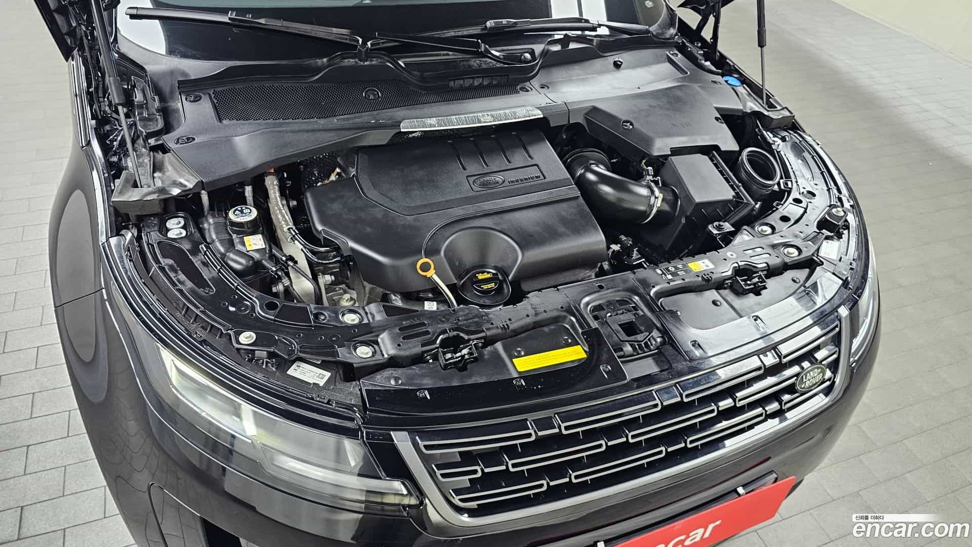 Range Rover Evoque Land Rover 2025.0-OUTER-006