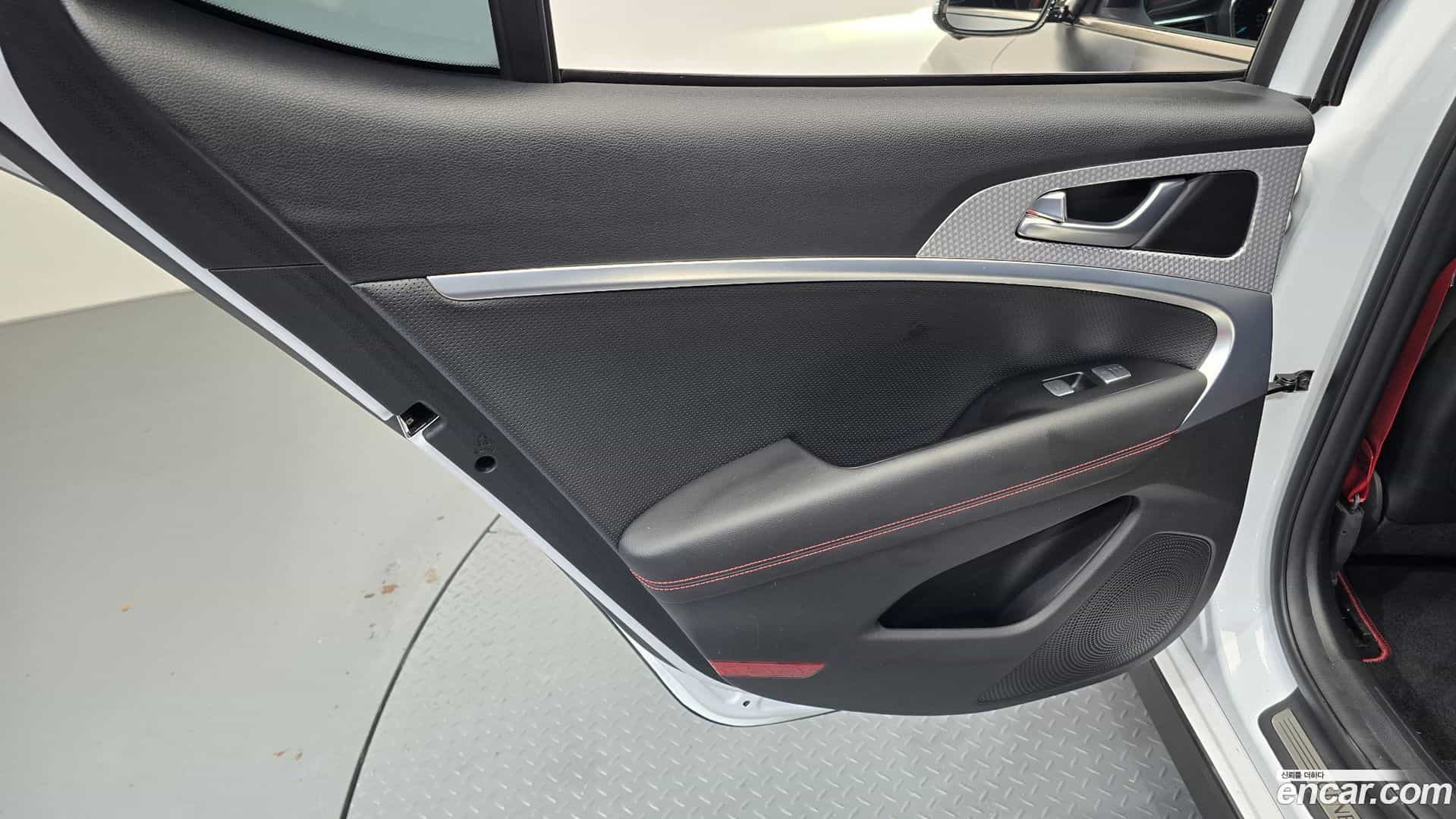 G70 Genesis 2022.11-INNER-035