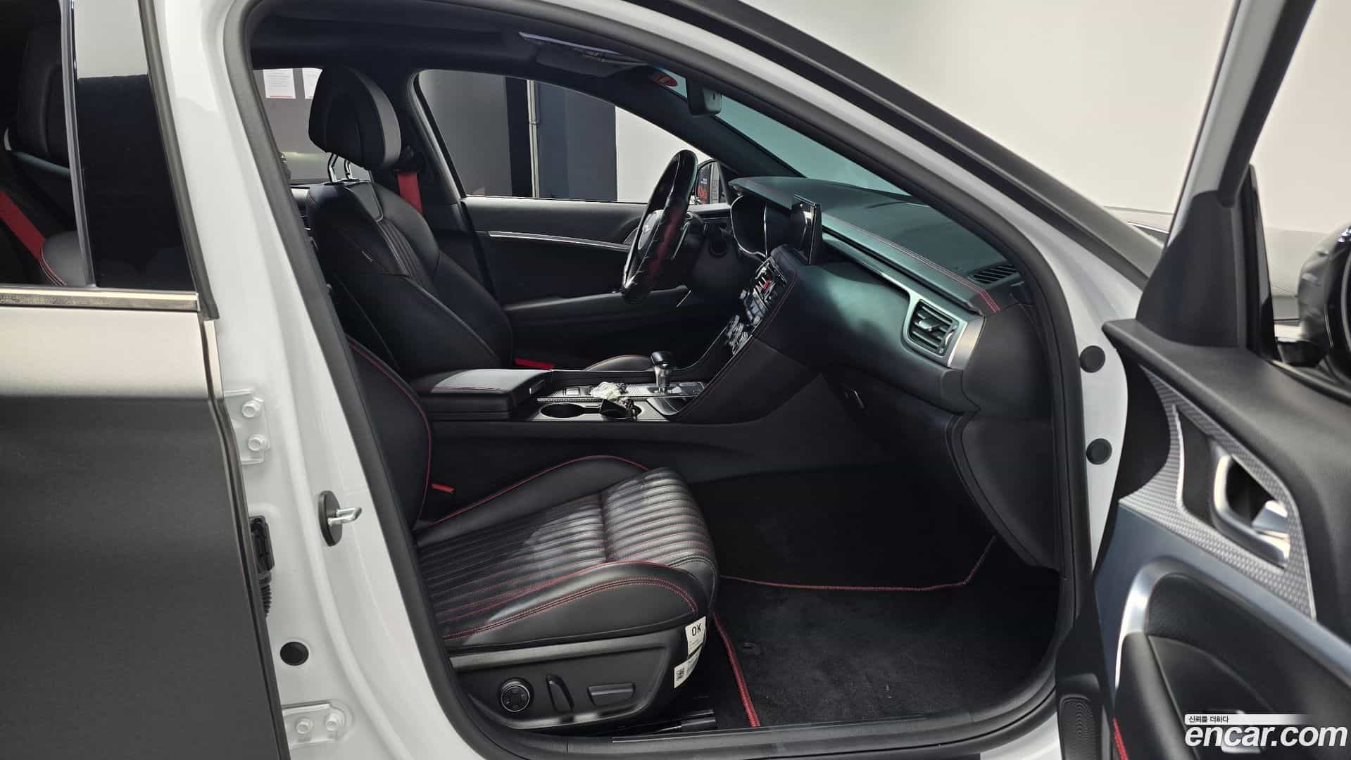 G70 Genesis 2022.11-INNER-036