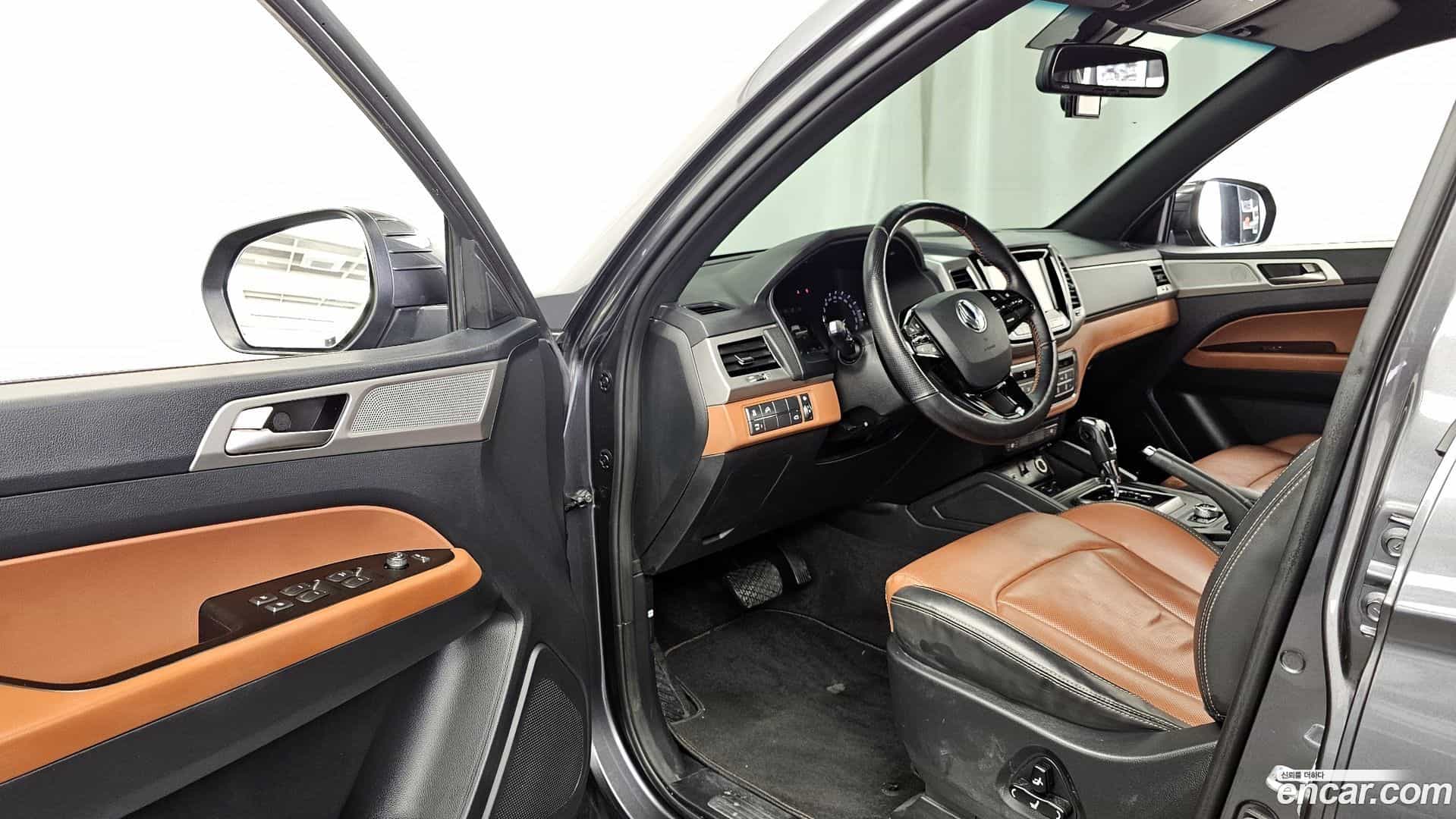 Rexton KG Mobility 2018.9-INNER-010