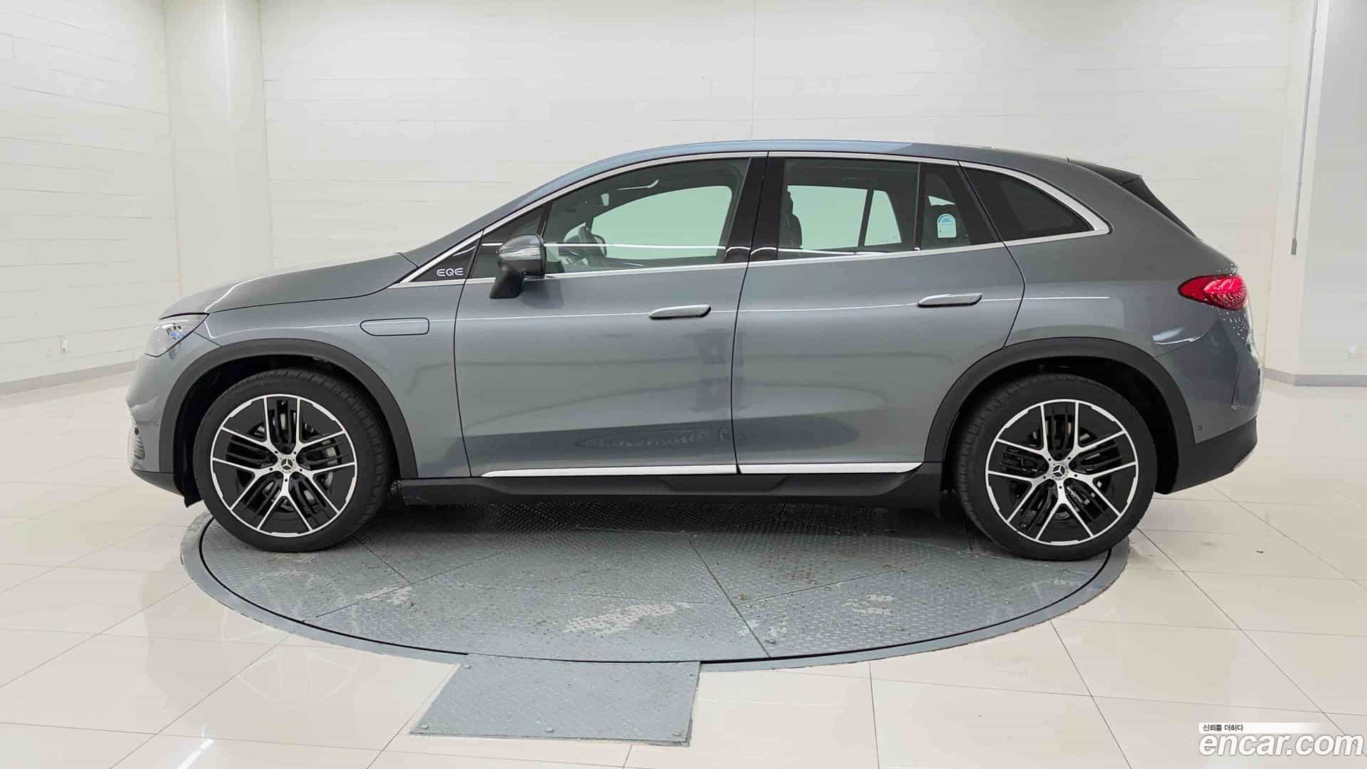 EQE Mercedes-Benz 2025.4-OUTER-002