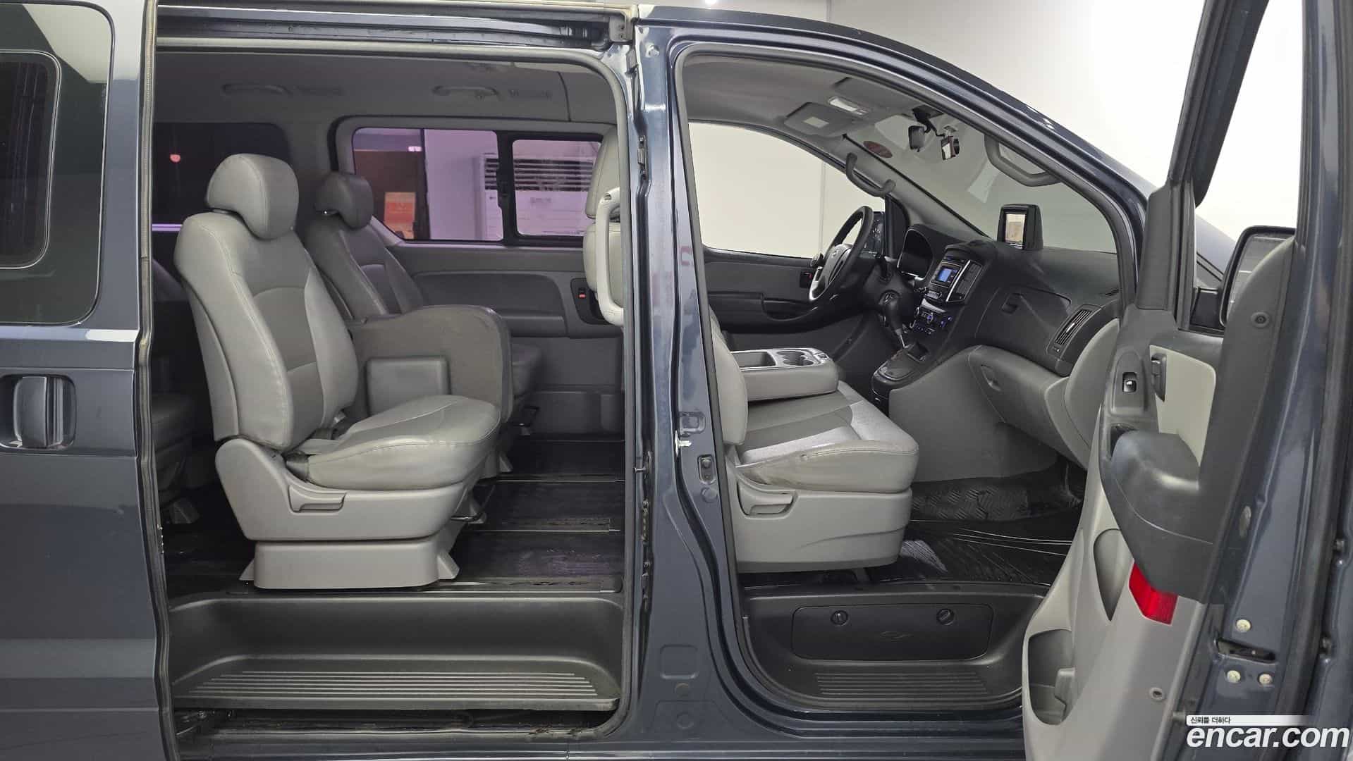 Starex Hyundai 2018.8-OPTION-015