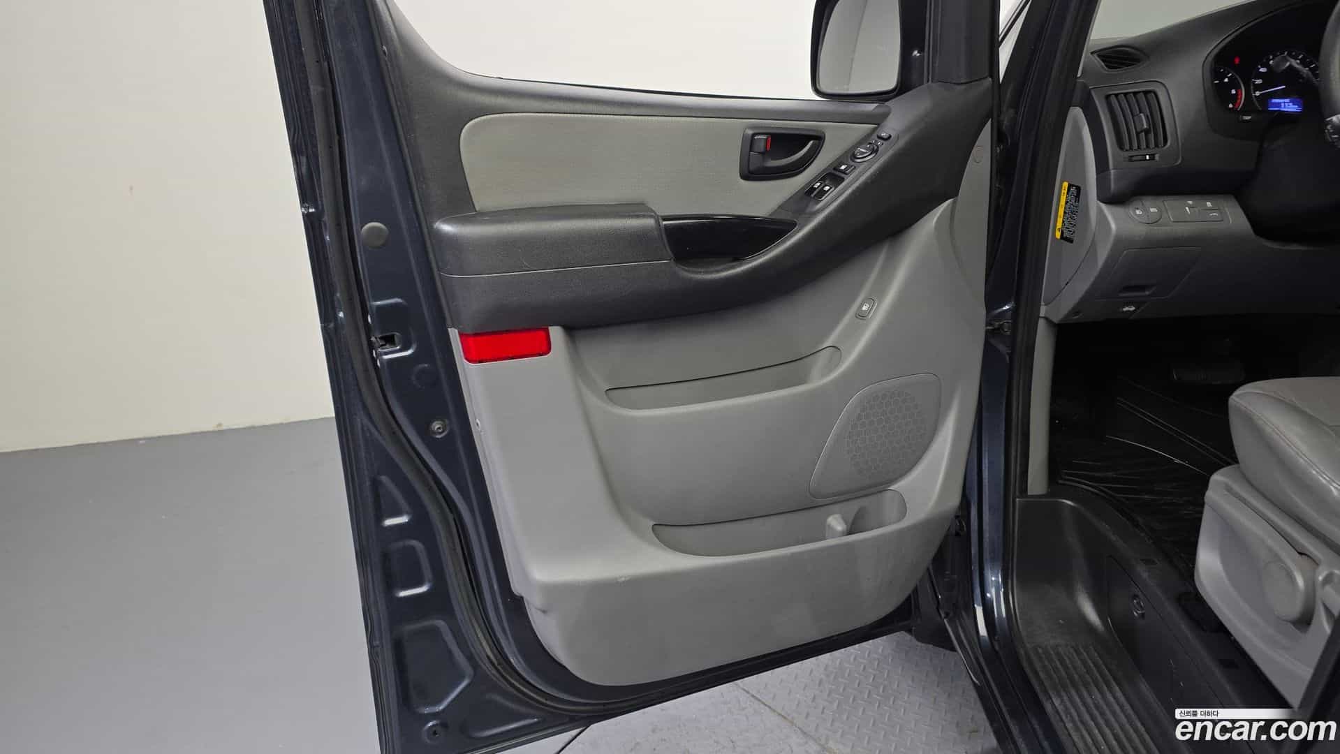 Starex Hyundai 2018.8-INNER-034