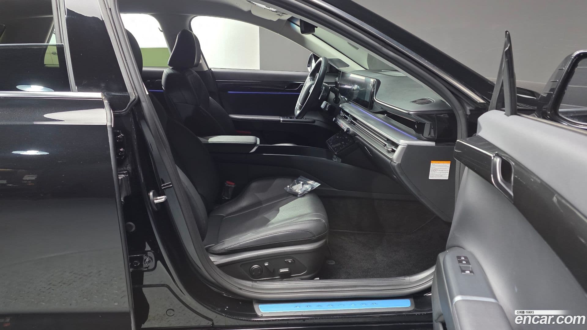 Main__Slider__Photo:Grandeur Hyundai 2023.1-10