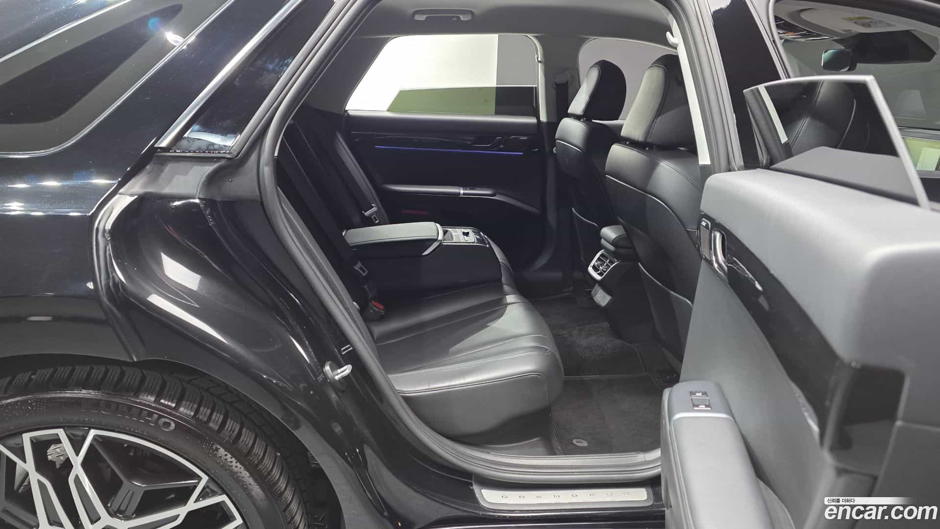 Grandeur Hyundai 2023.1-OPTION-016