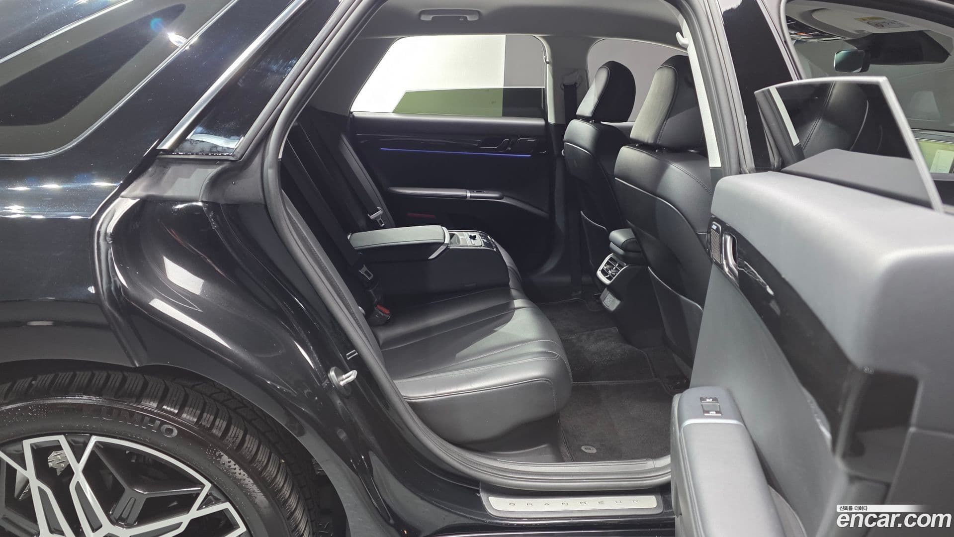 Main__Slider__Photo:Grandeur Hyundai 2023.1-11