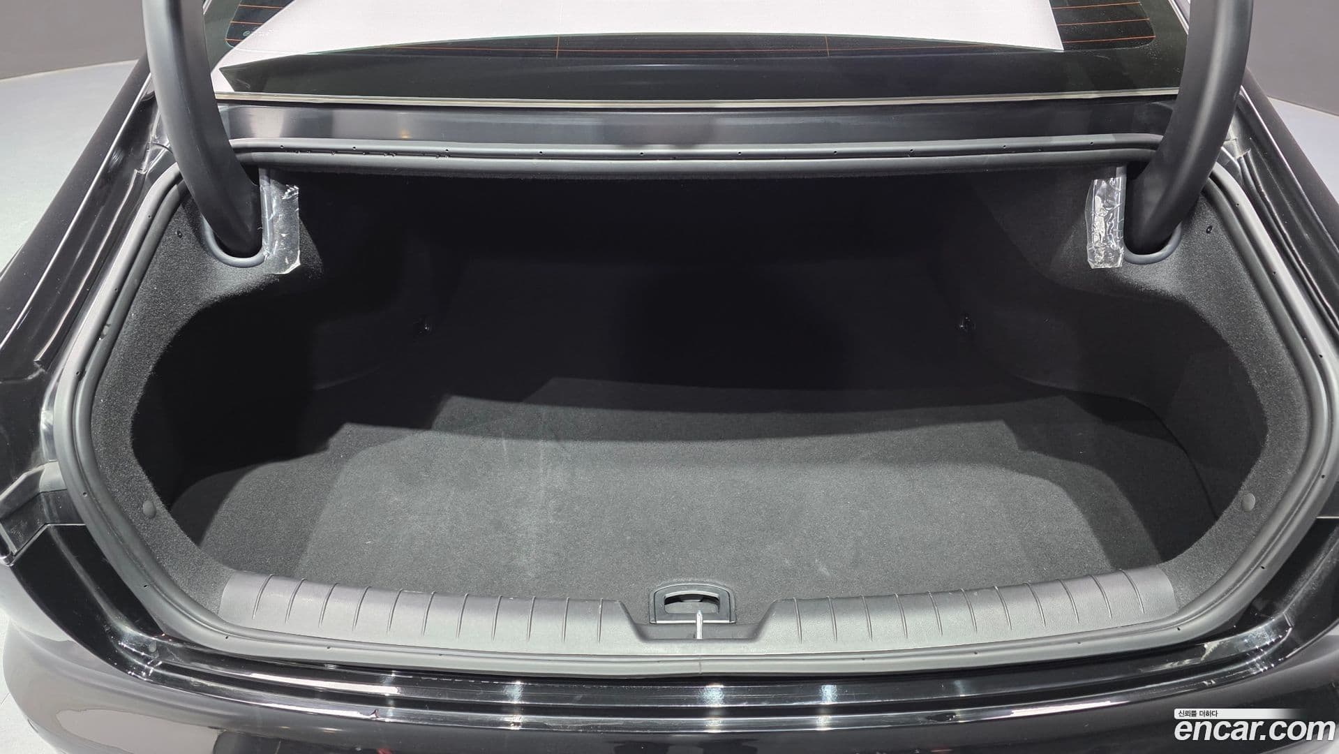 Main__Slider__Photo:Grandeur Hyundai 2023.1-16