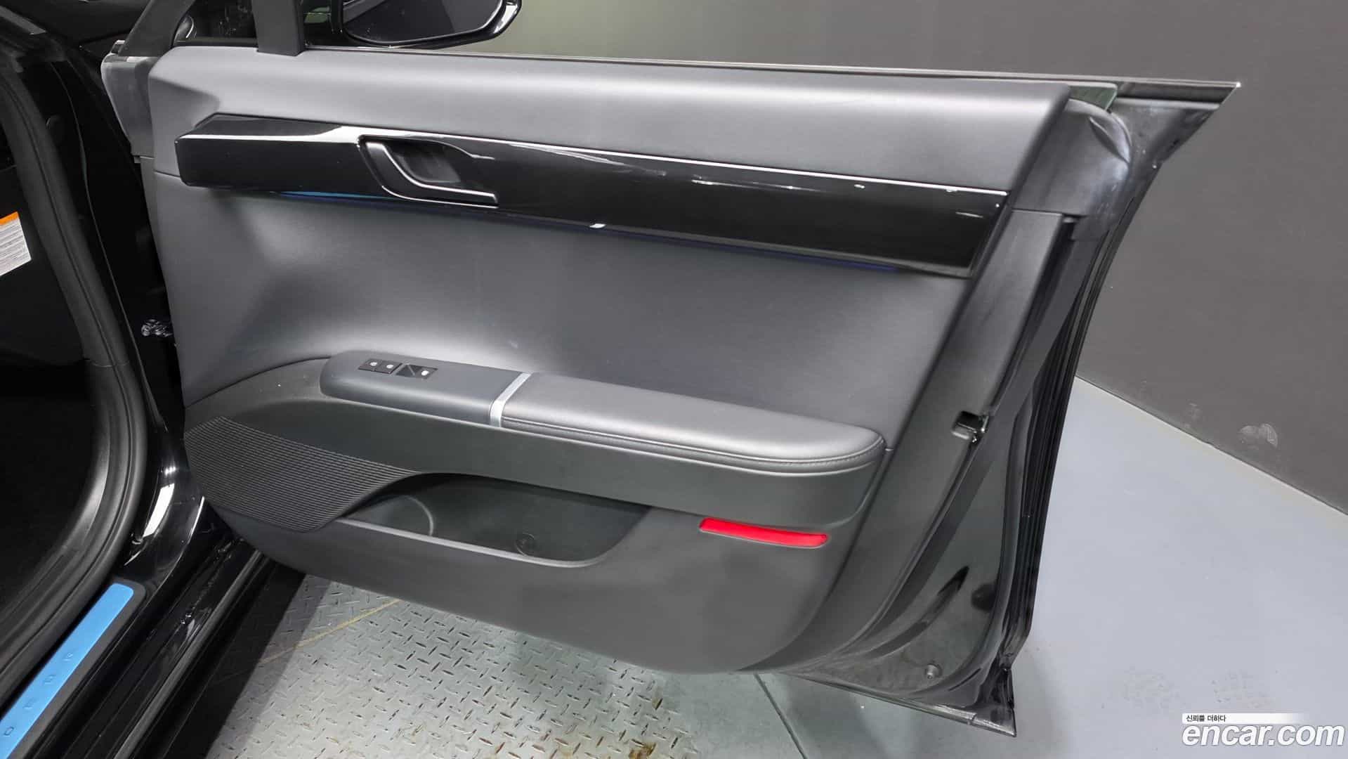 Grandeur Hyundai 2023.1-INNER-034