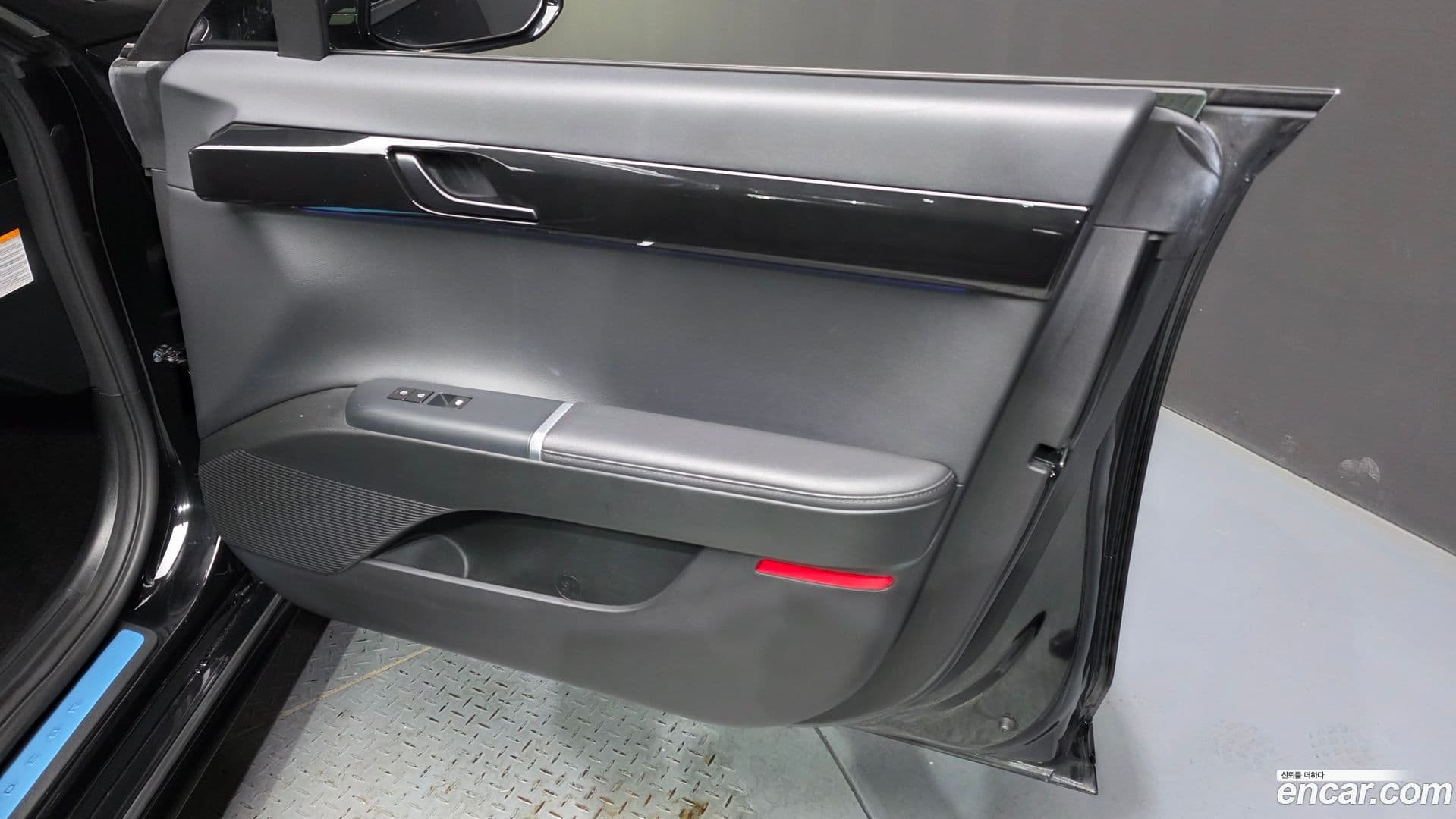 Main__Slider__Photo:Grandeur Hyundai 2023.1-23