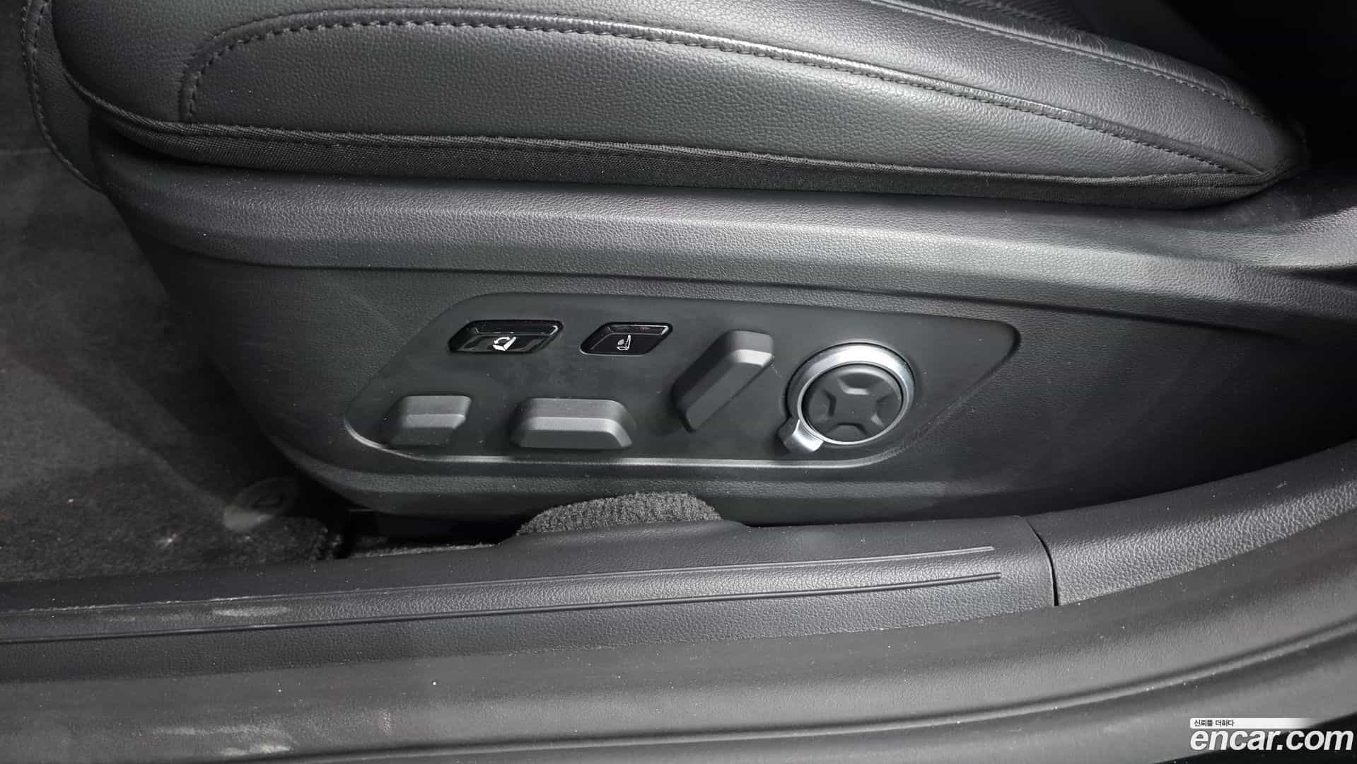 Grandeur Hyundai 2023.1-OPTION-044